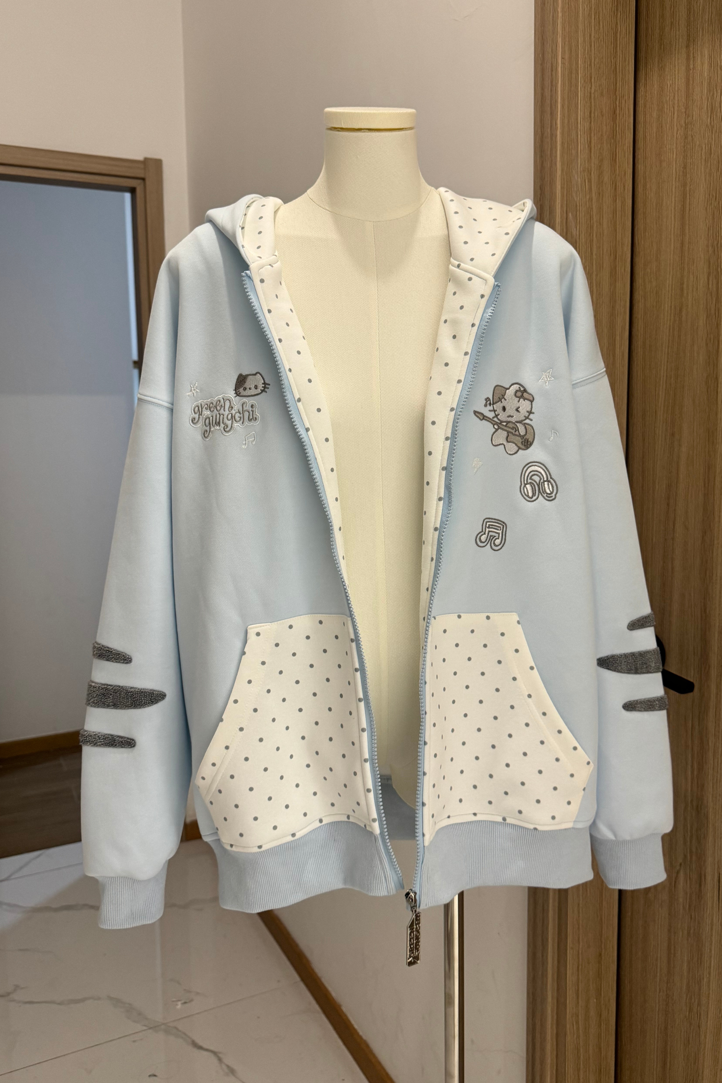 Cat Hood Dot Pocket Hoodie