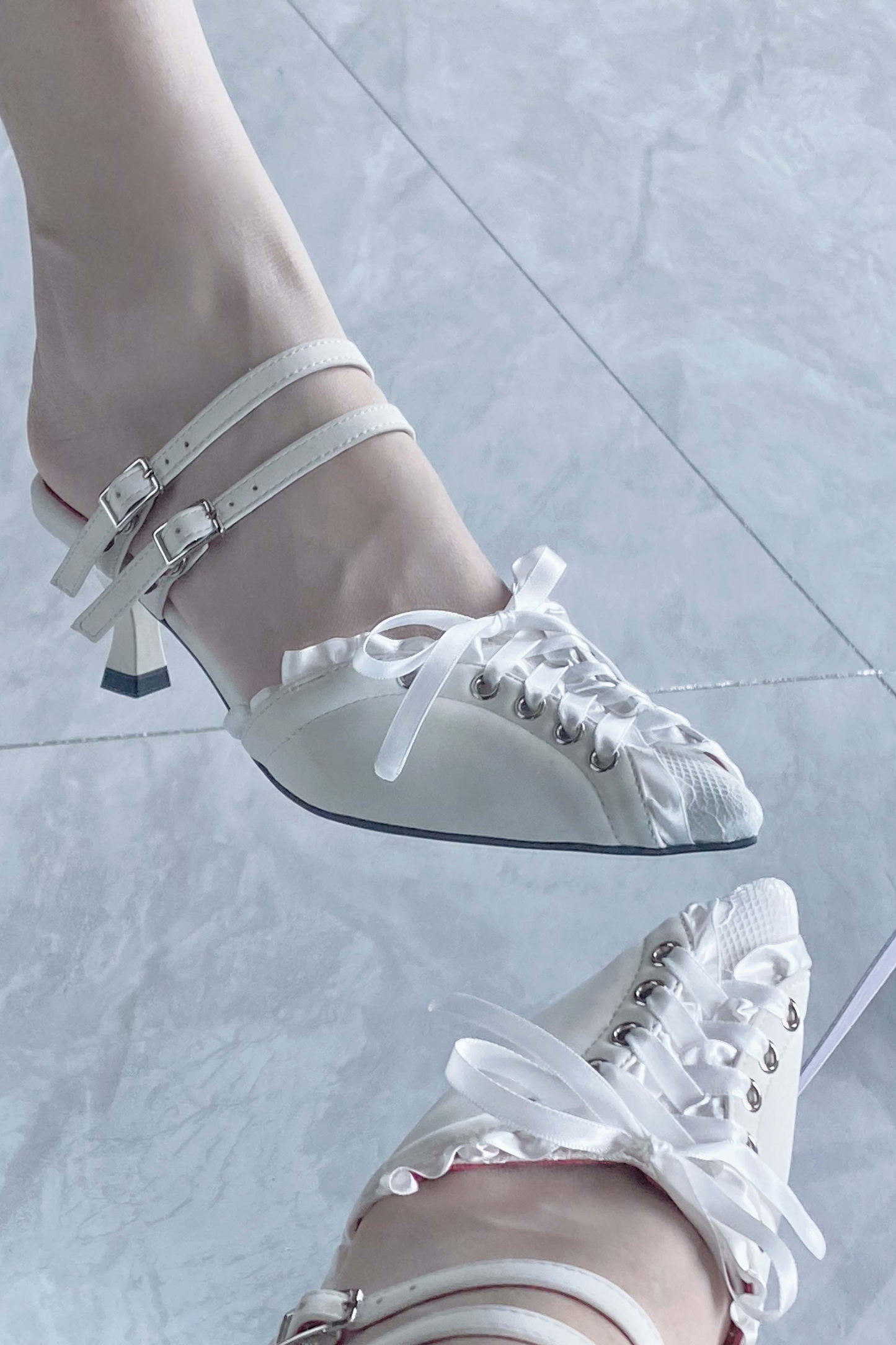 ゴシックレースアップヒール