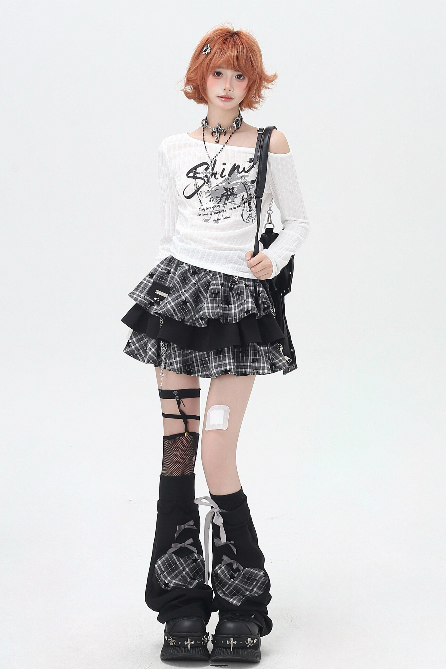 レザーオフショルダートップス