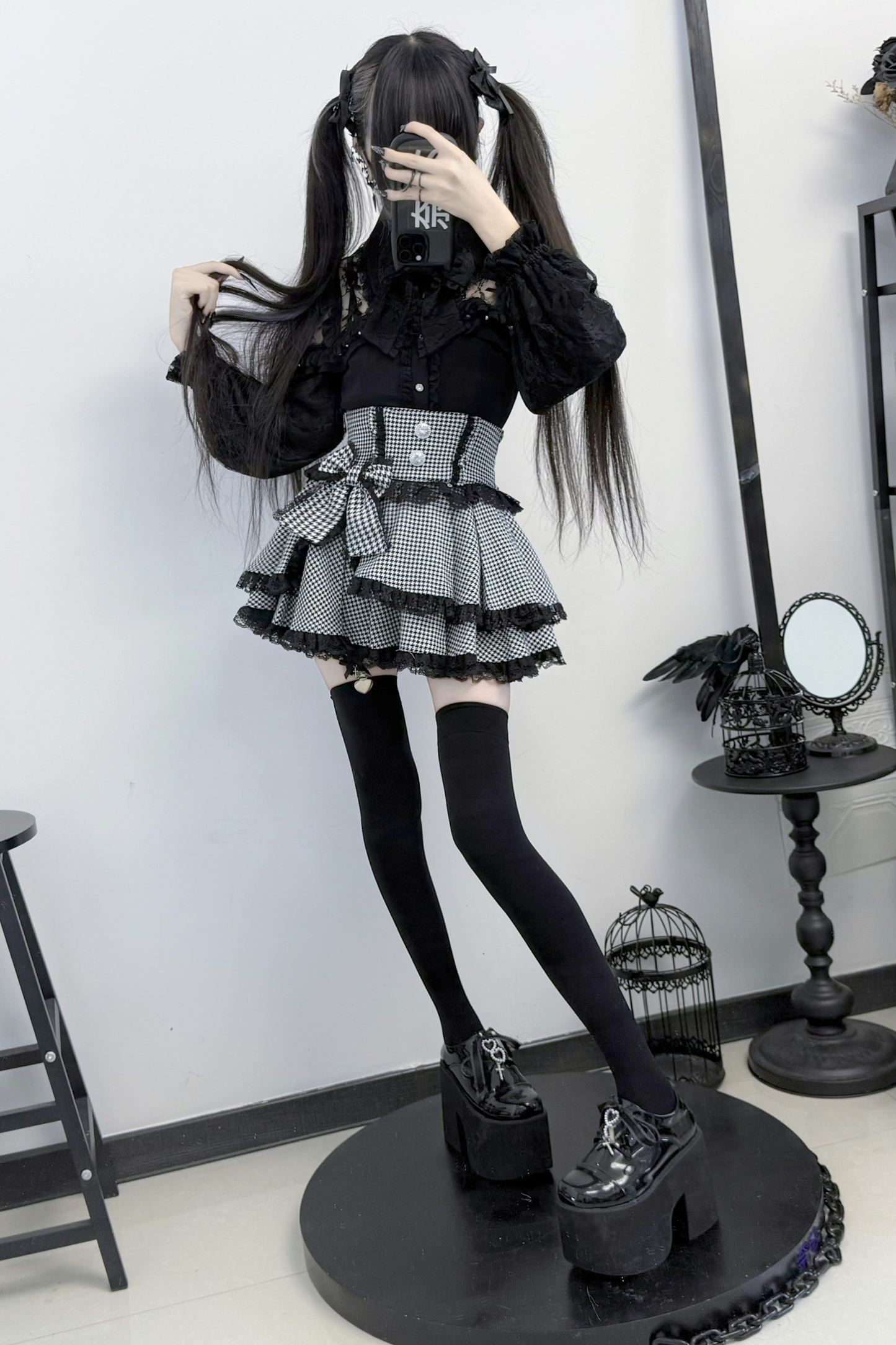 Lace ribbon short skirt