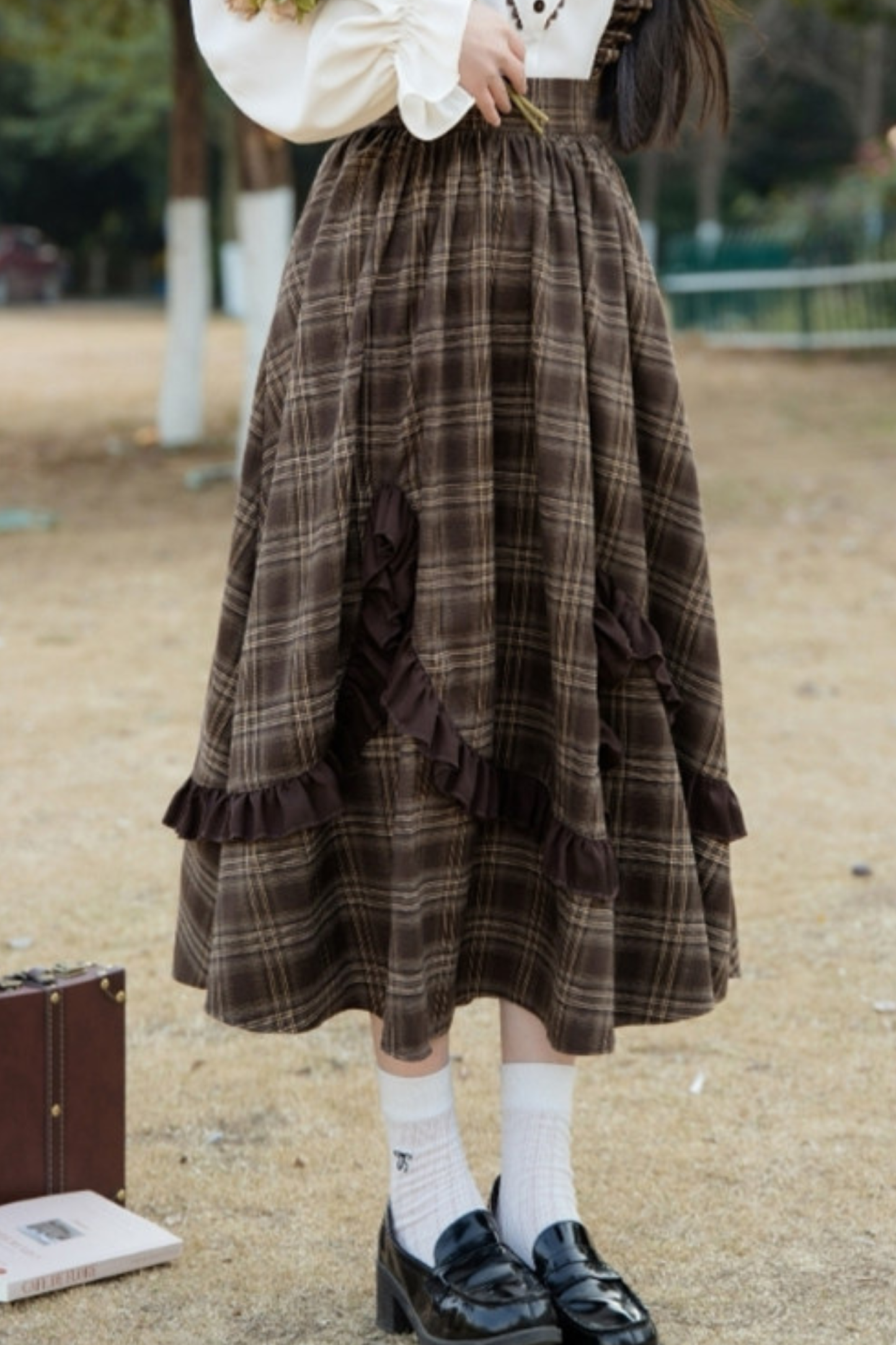Retro girly check skirt + ruffle blouse