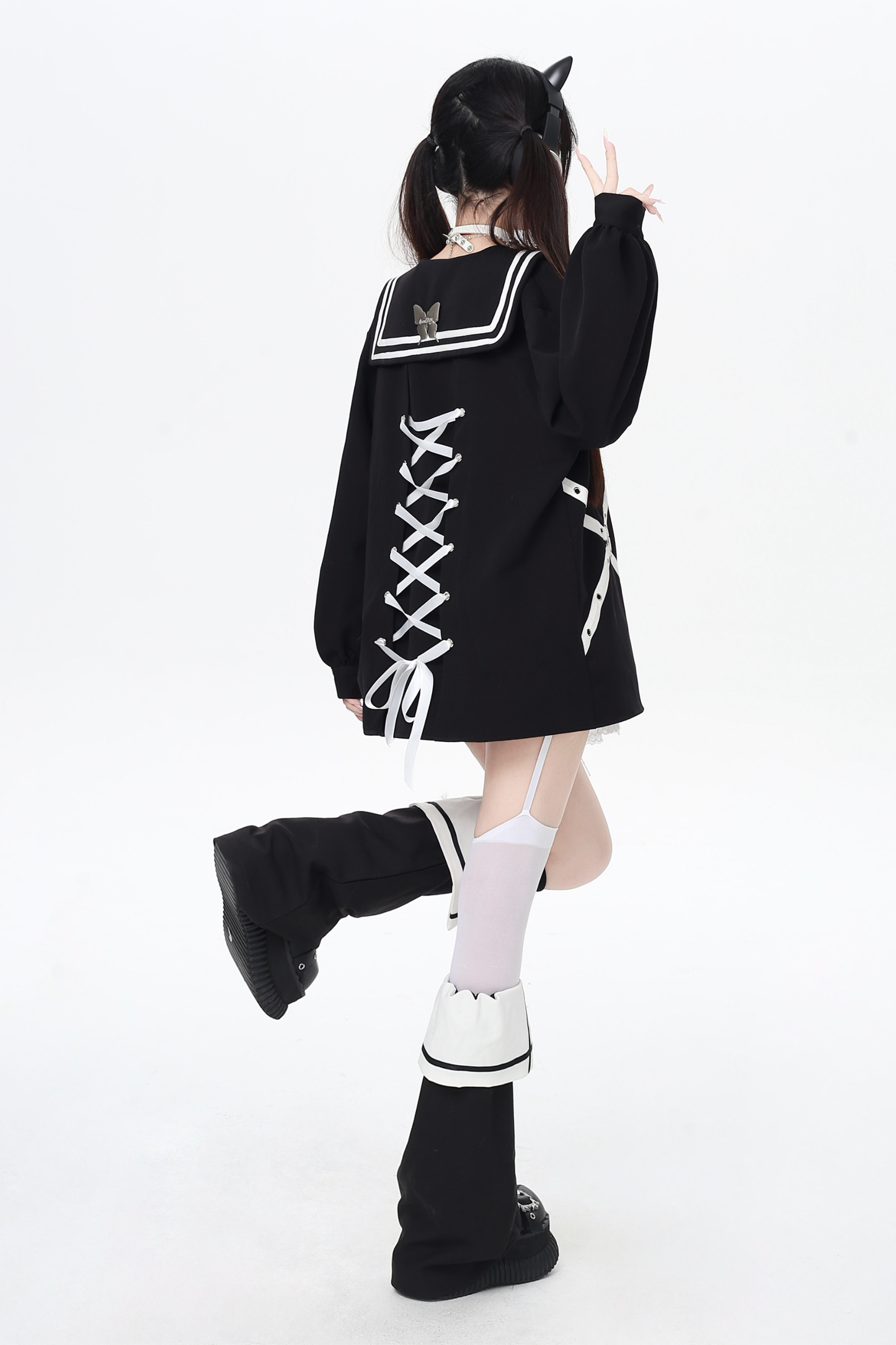 ダークレースアップセーラーシャツ