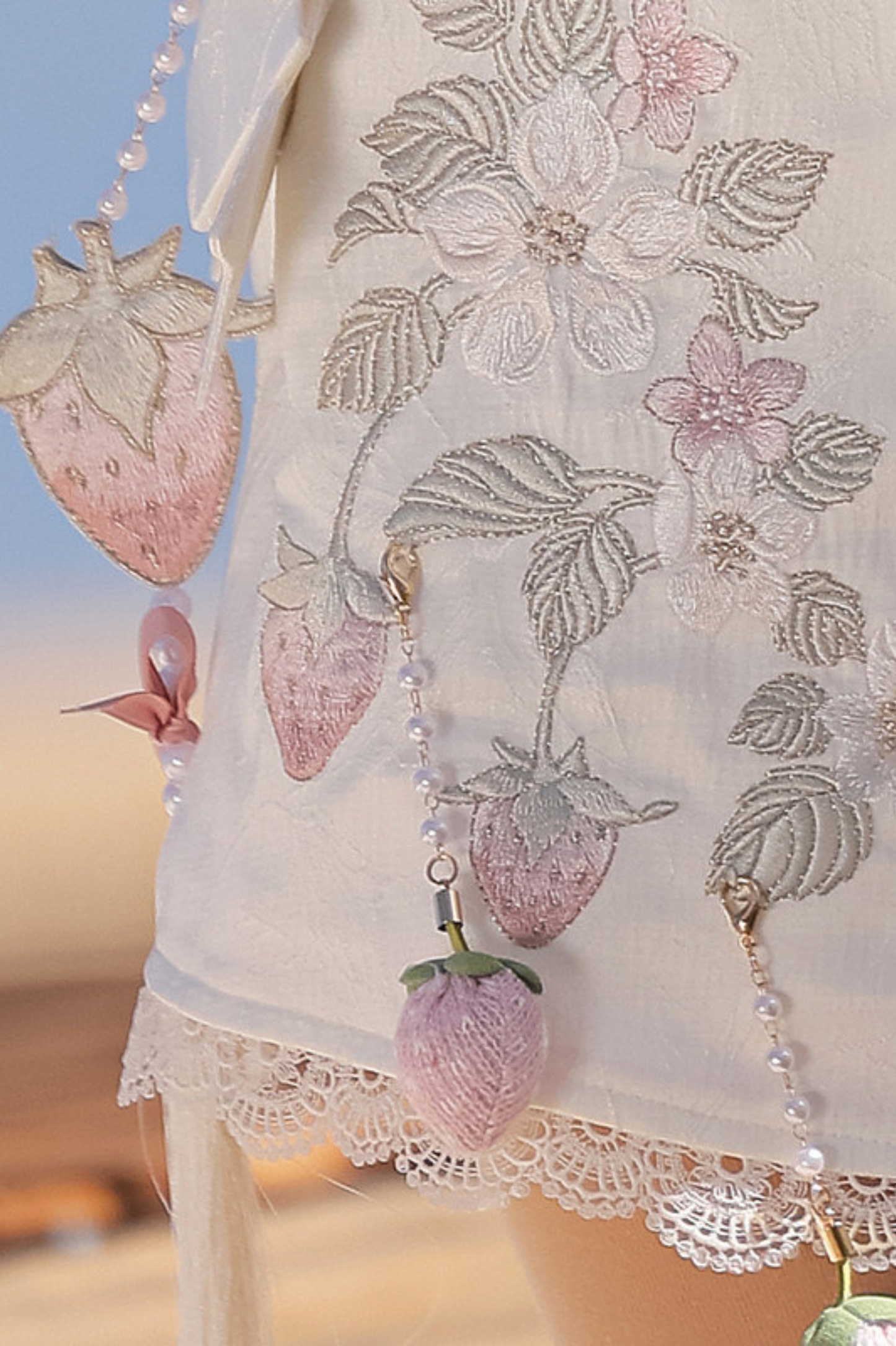 ストロベリースイートチャイナノースリーブドレス