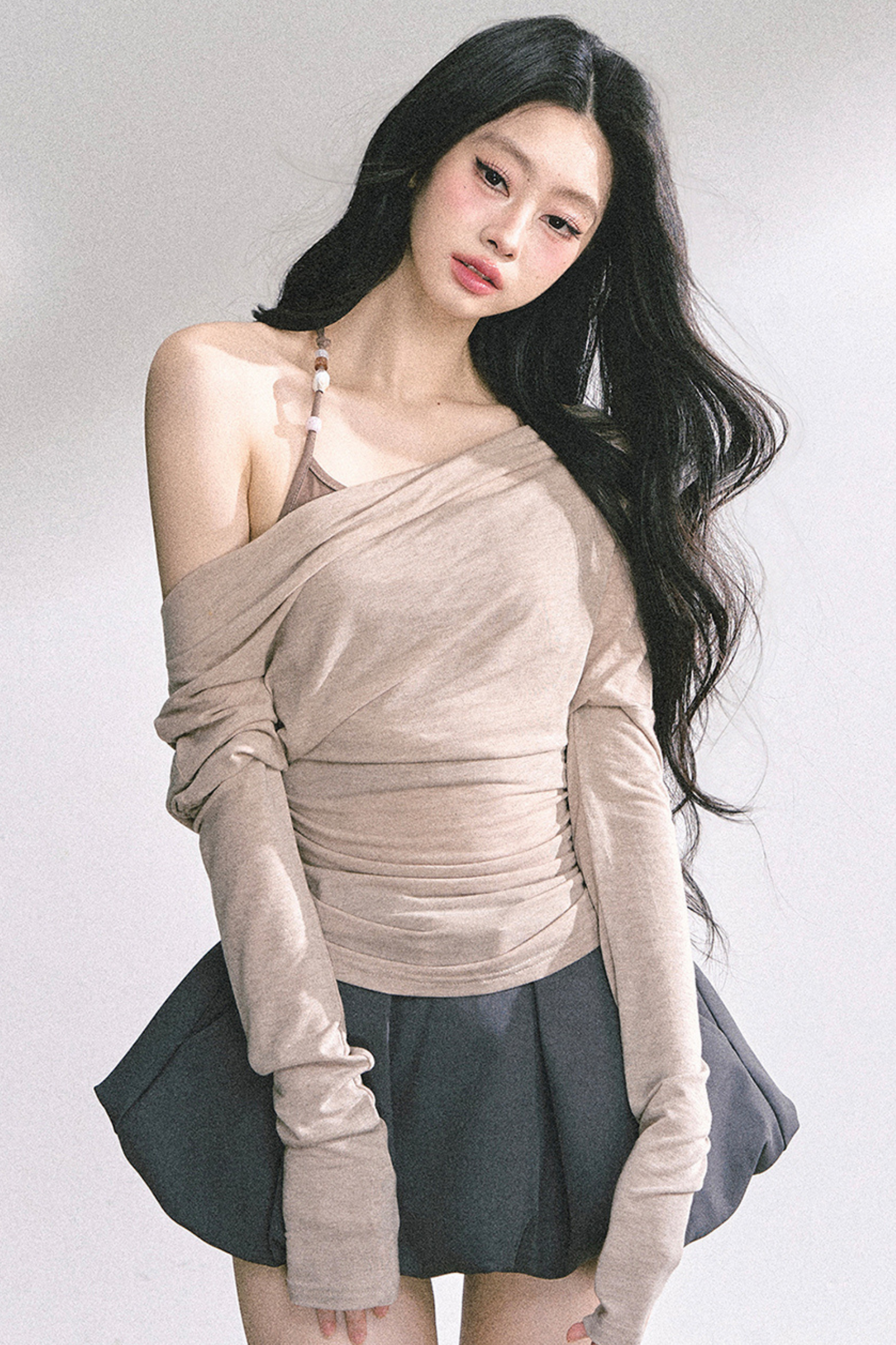 スリミングオフショルダートップス