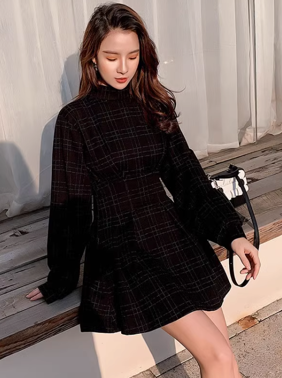 立领格纹褶裥连衣裙