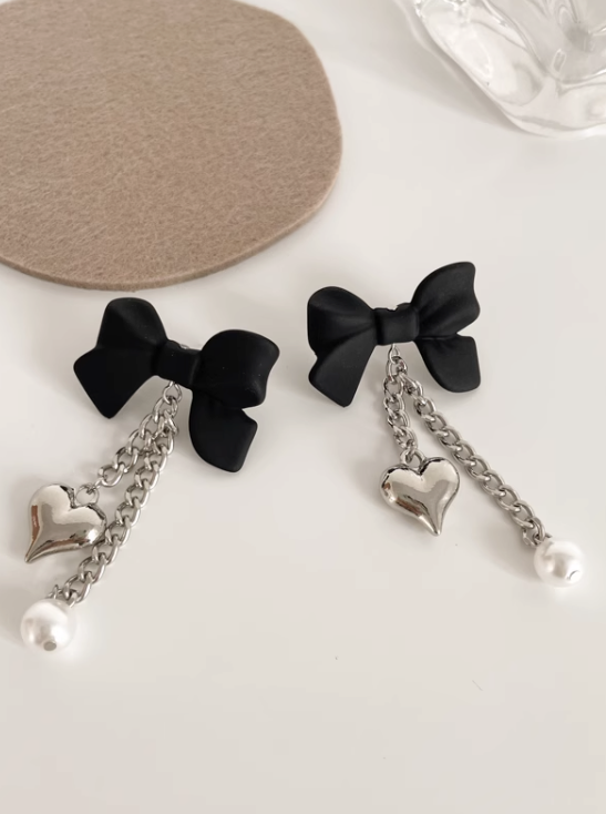 Dark Heart Ribbon Pearl Silver Earrings Belchic