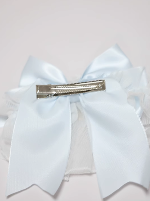 Paire de pinces en ruban de dentelle