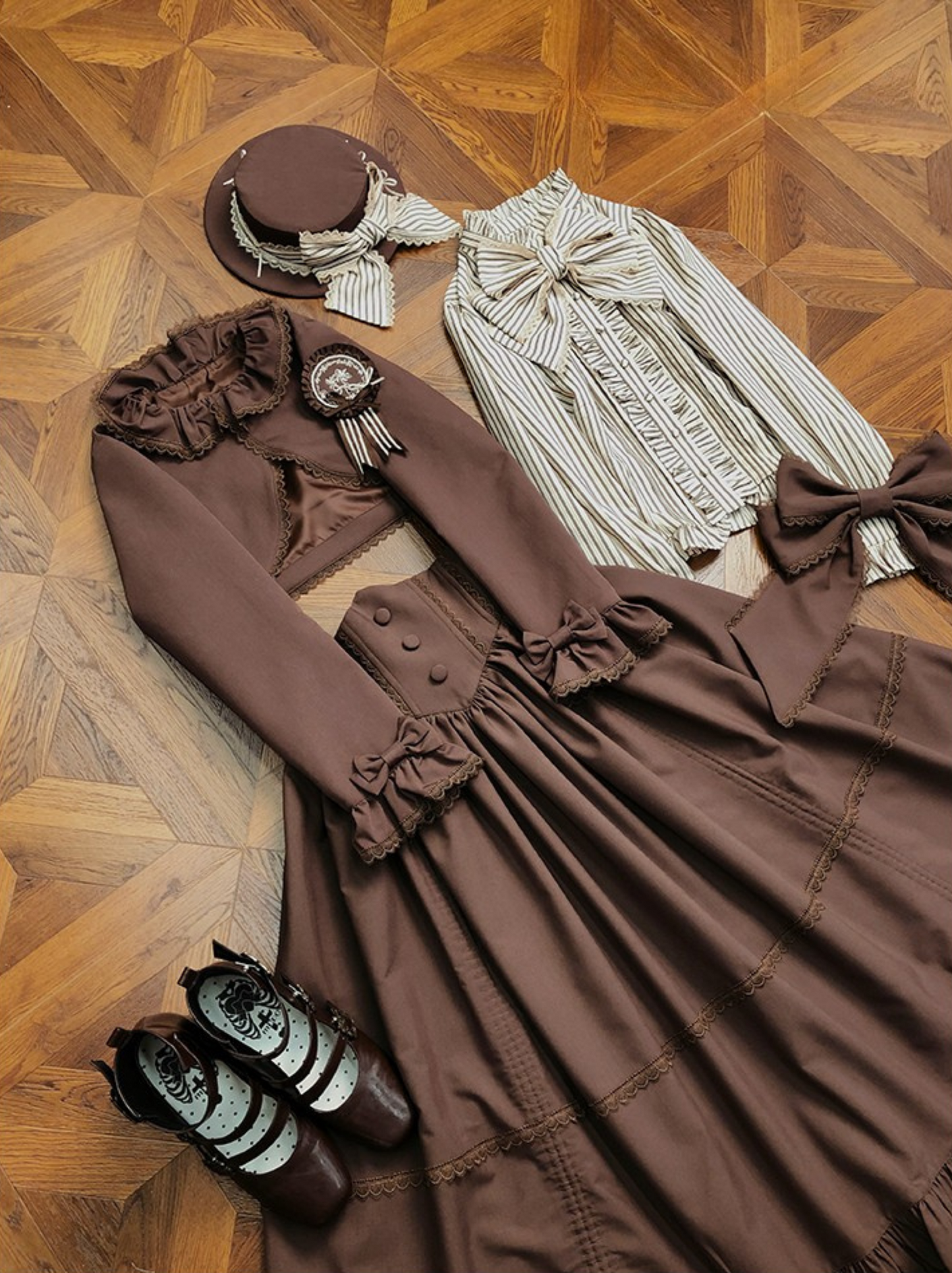 【2月26日予約締切】ビクトリアデュークエレガントクラシックフリルスタンドカラーリボンシャツ