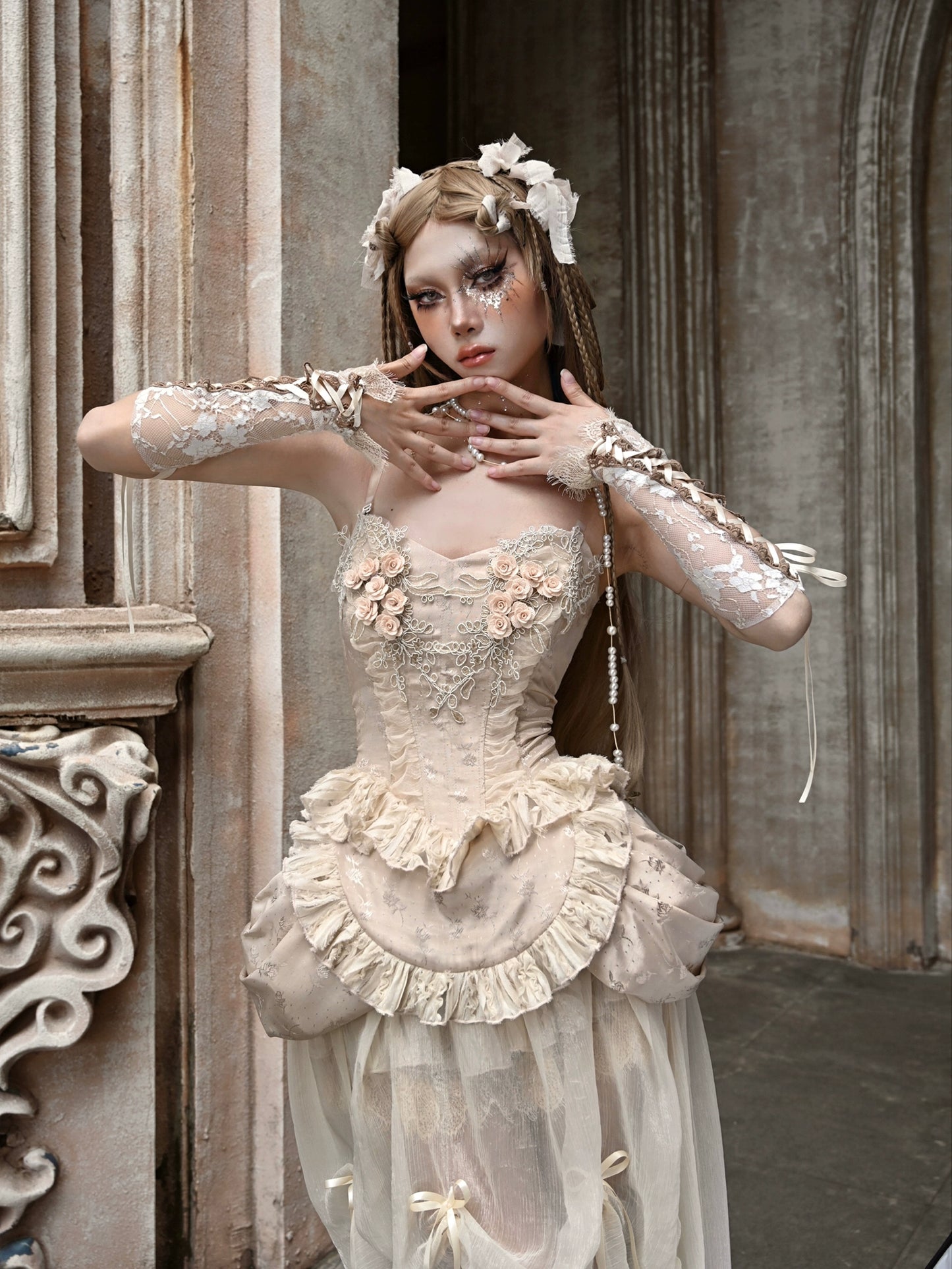 Broken Ballet French White Gold Strap Hand Sleeve