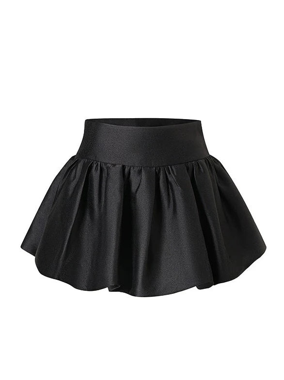 퍼프 슬리브 리틀 블랙 셔츠 + 체크 서스펜더 + 플레어 스커트