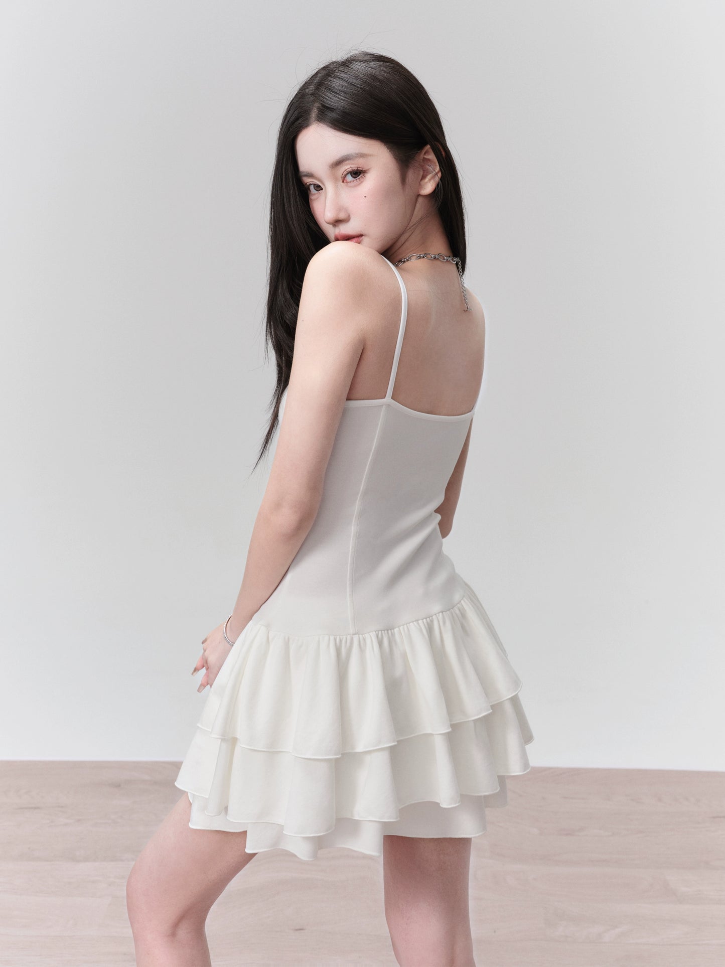 젬엘프 레터 슬림 캐미솔 + 쇼트 스커트