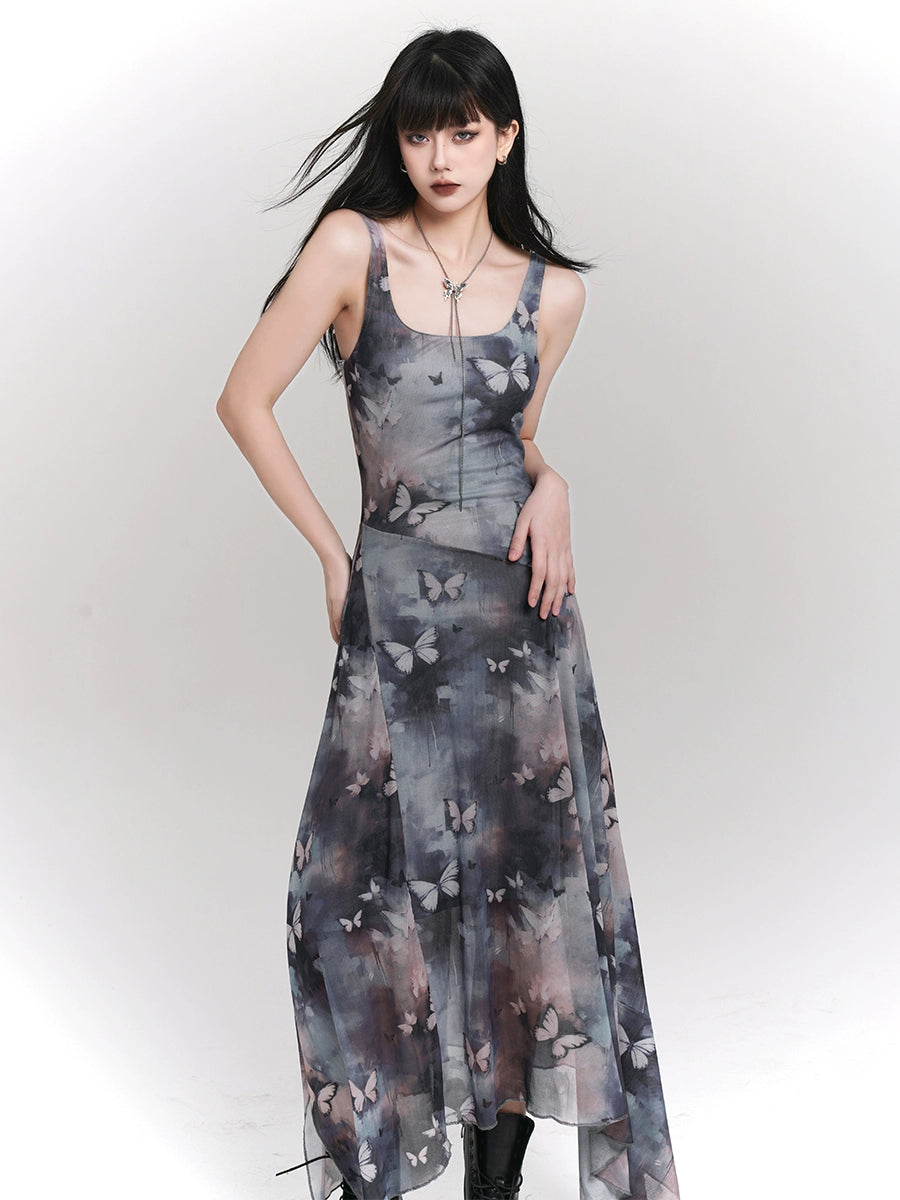 幽灵女孩,惊艳网纱水墨蝴蝶连衣裙,裙摆大气,适合在海边拍照