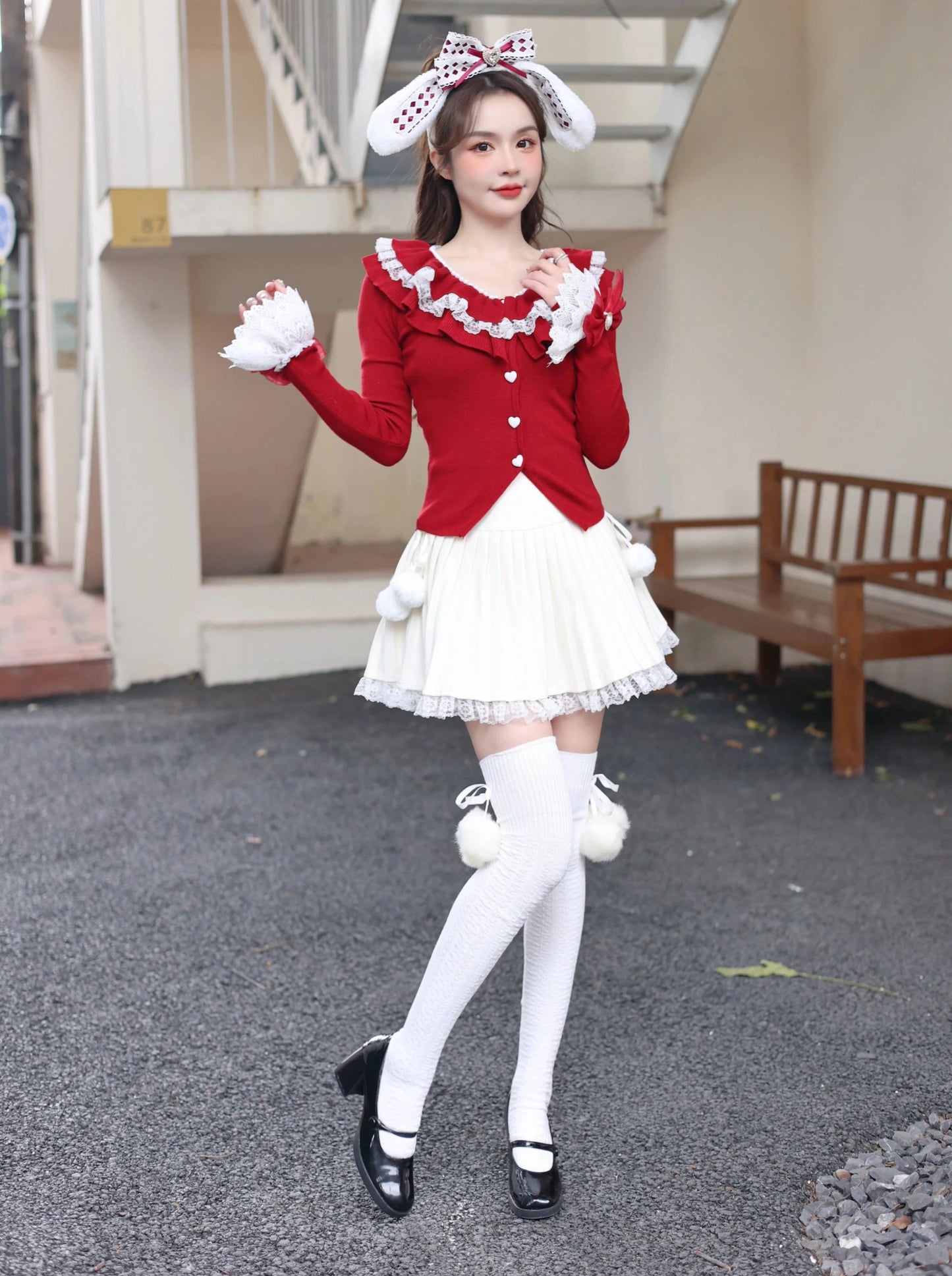 レッドオープンネックレースカーディガン