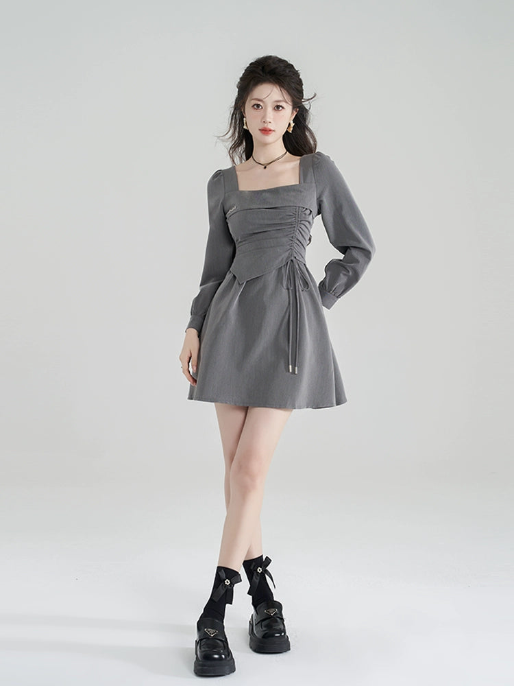 Robe française à encolure carrée