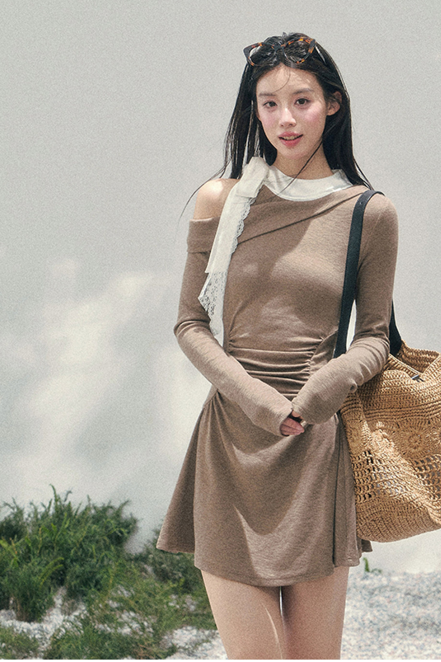 フレンチレースオフショルダードレス