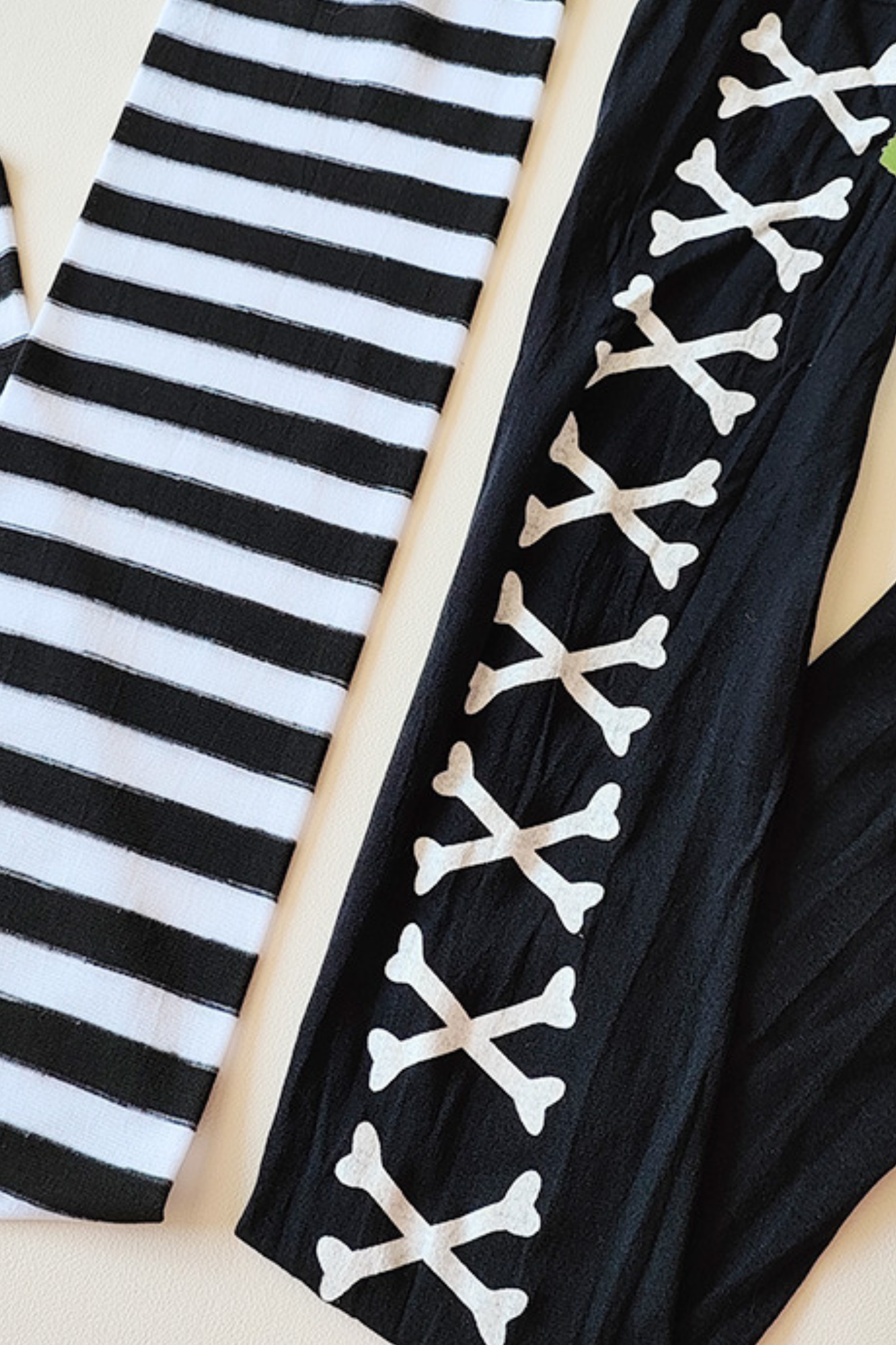 アシンメトリカルゴシックロリータニーハイソックス