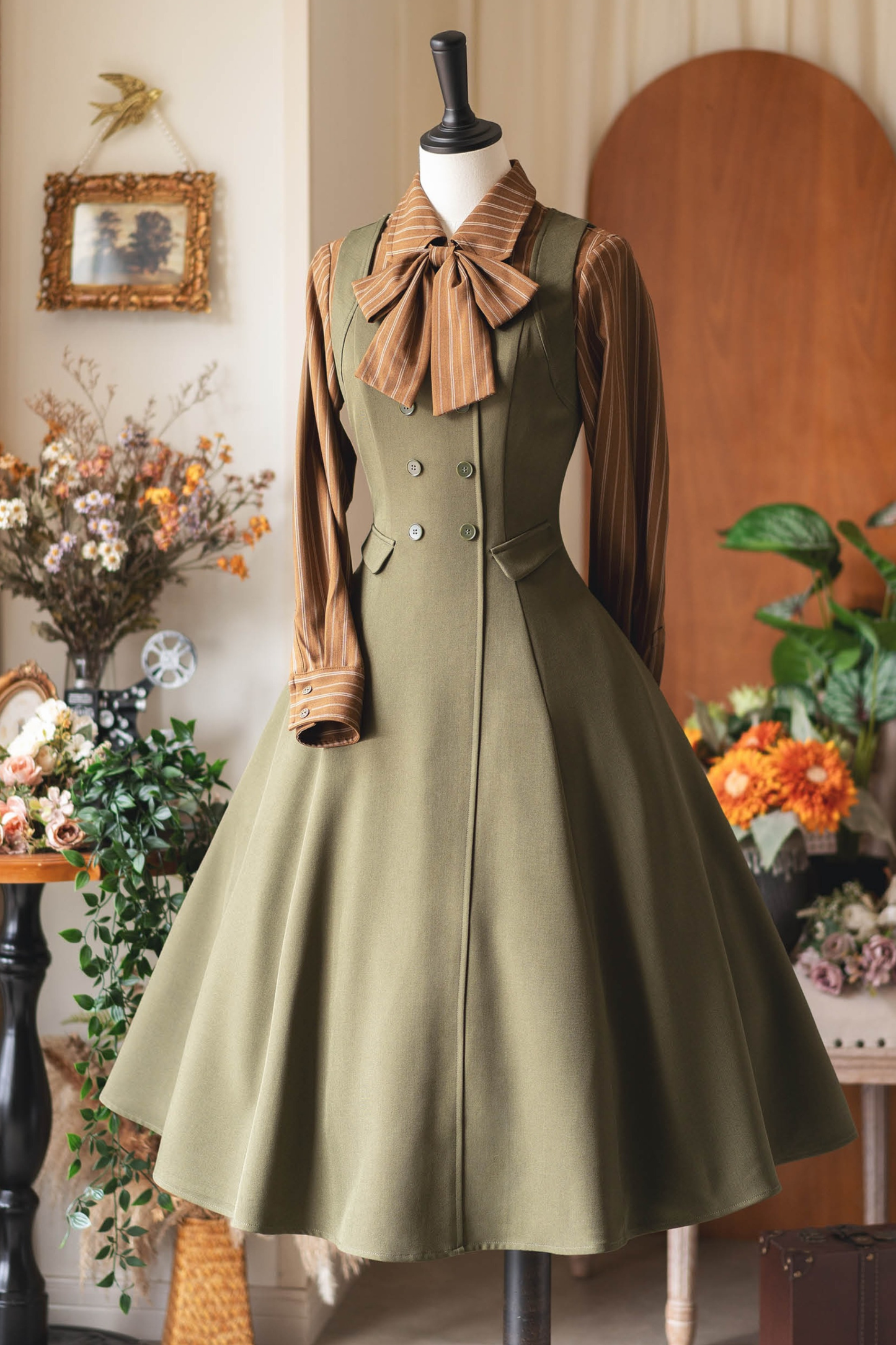 クラシカルストライプリボンシャツ