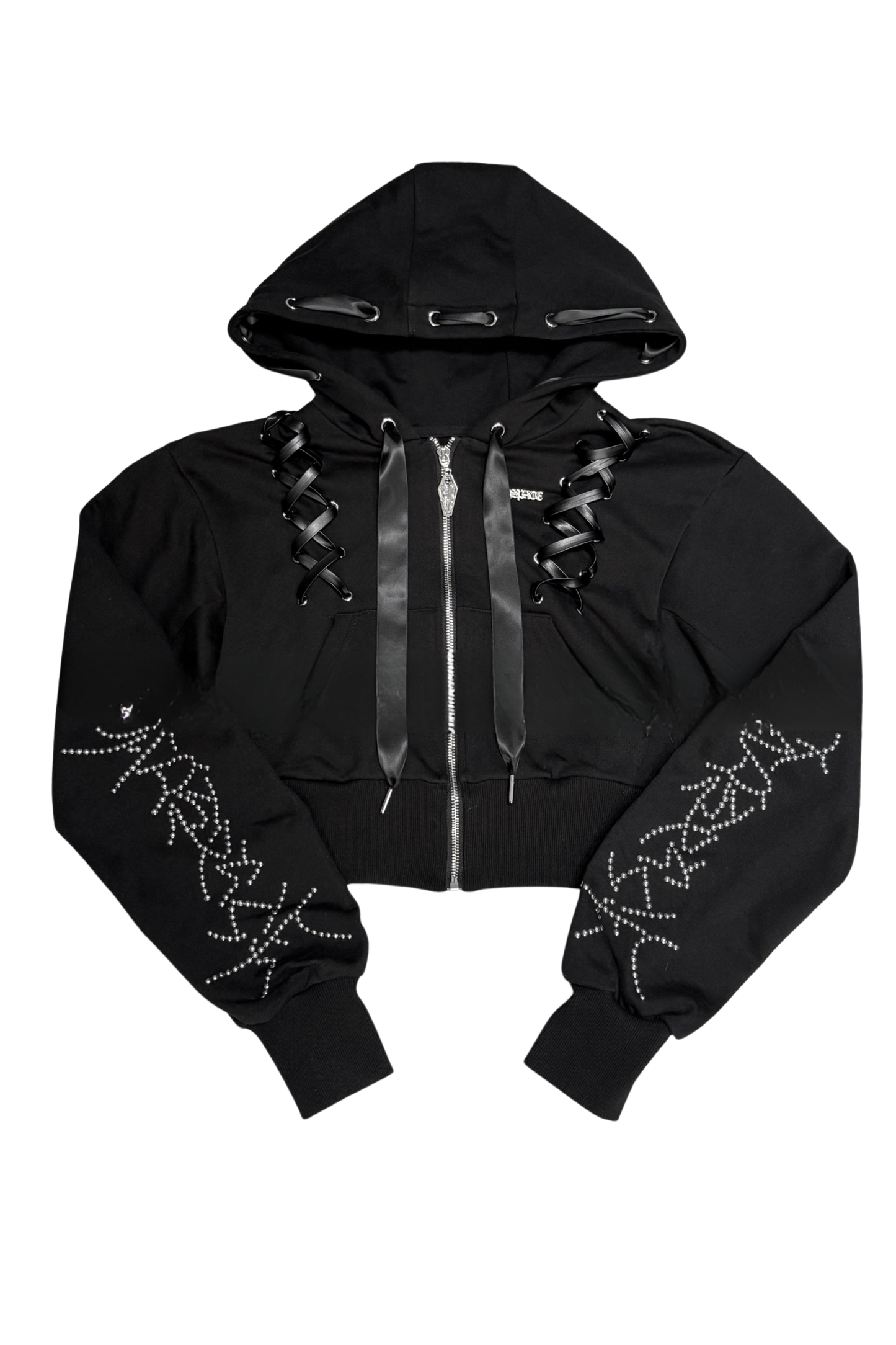 Chaqueta con capucha oscura + falda