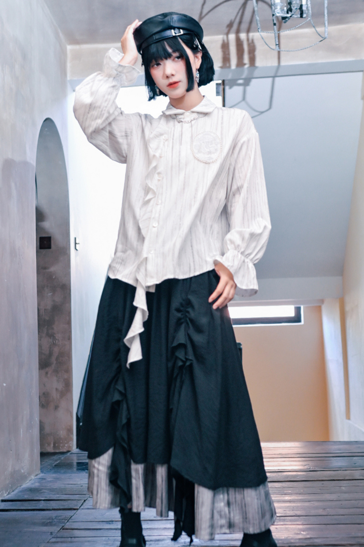 Spliced streamer white shirt