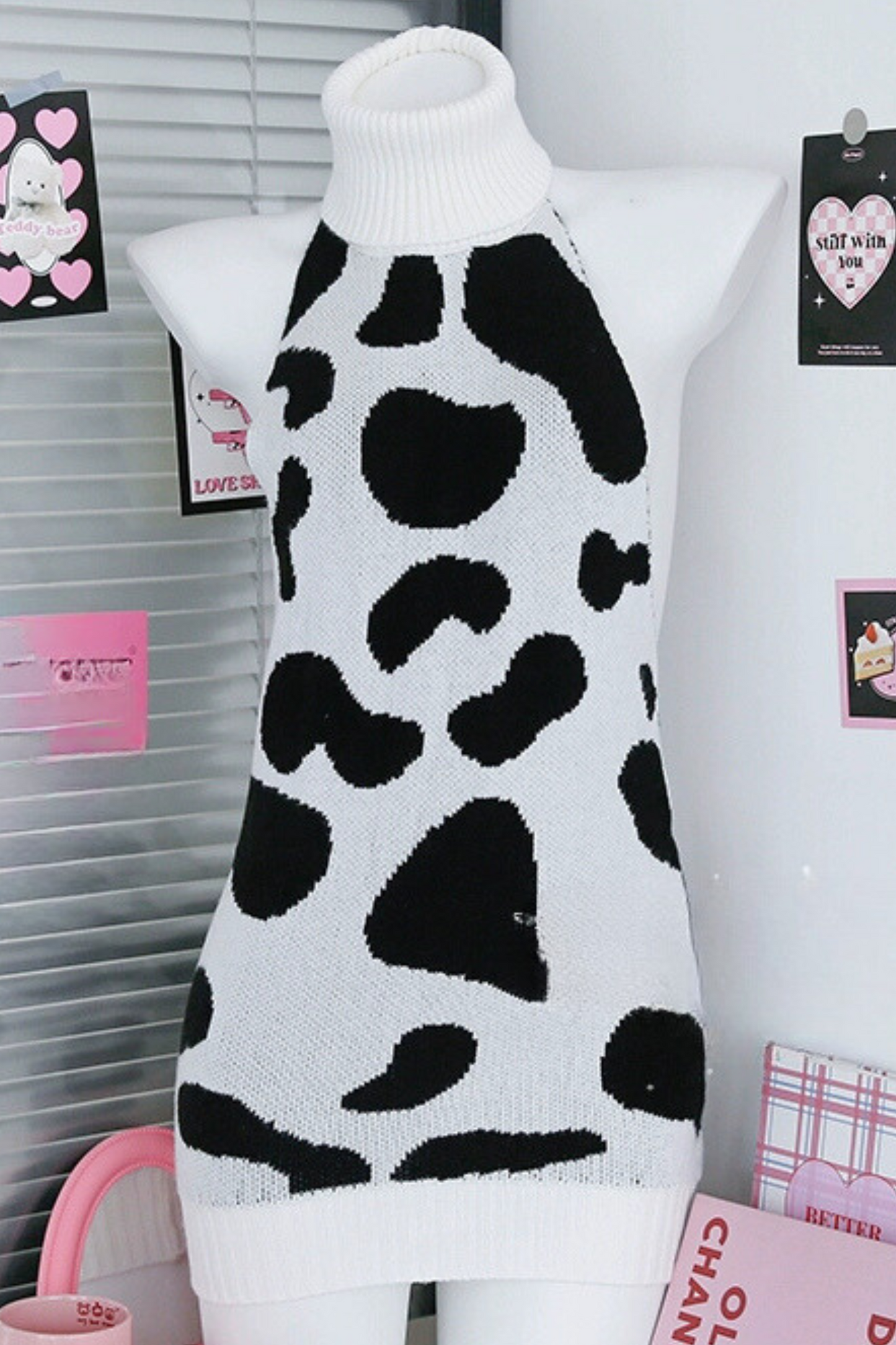 Cable sleeveless knit dress + stocking