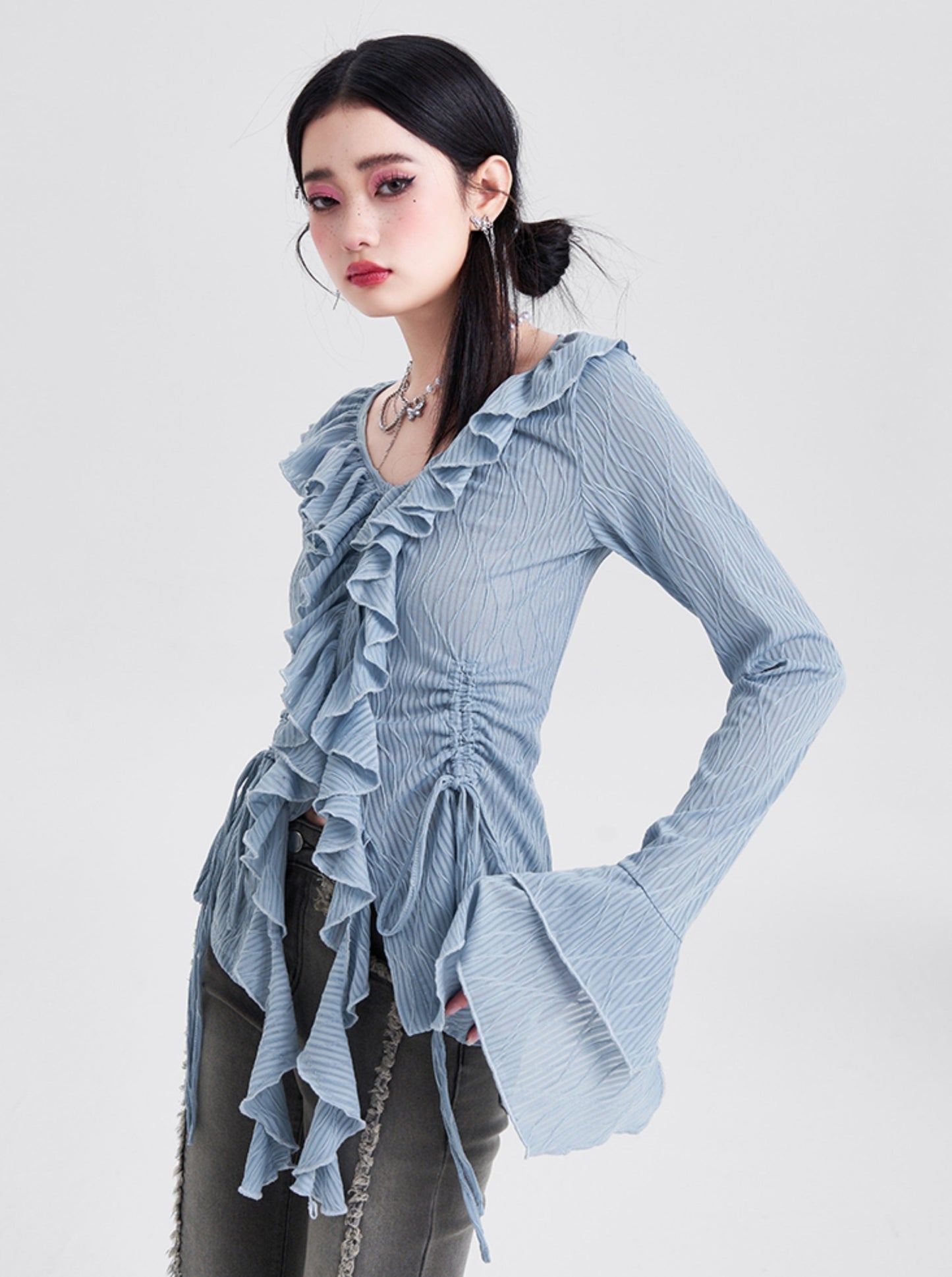 ベルスリーブスリミングフリルトップス