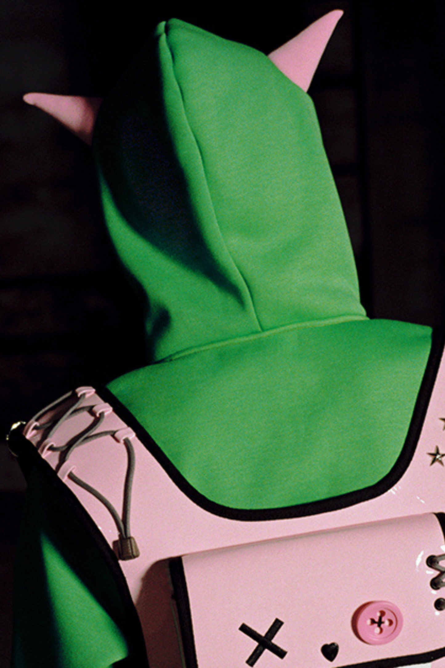 デビルクラックル ポインテッドショートフードスウェット