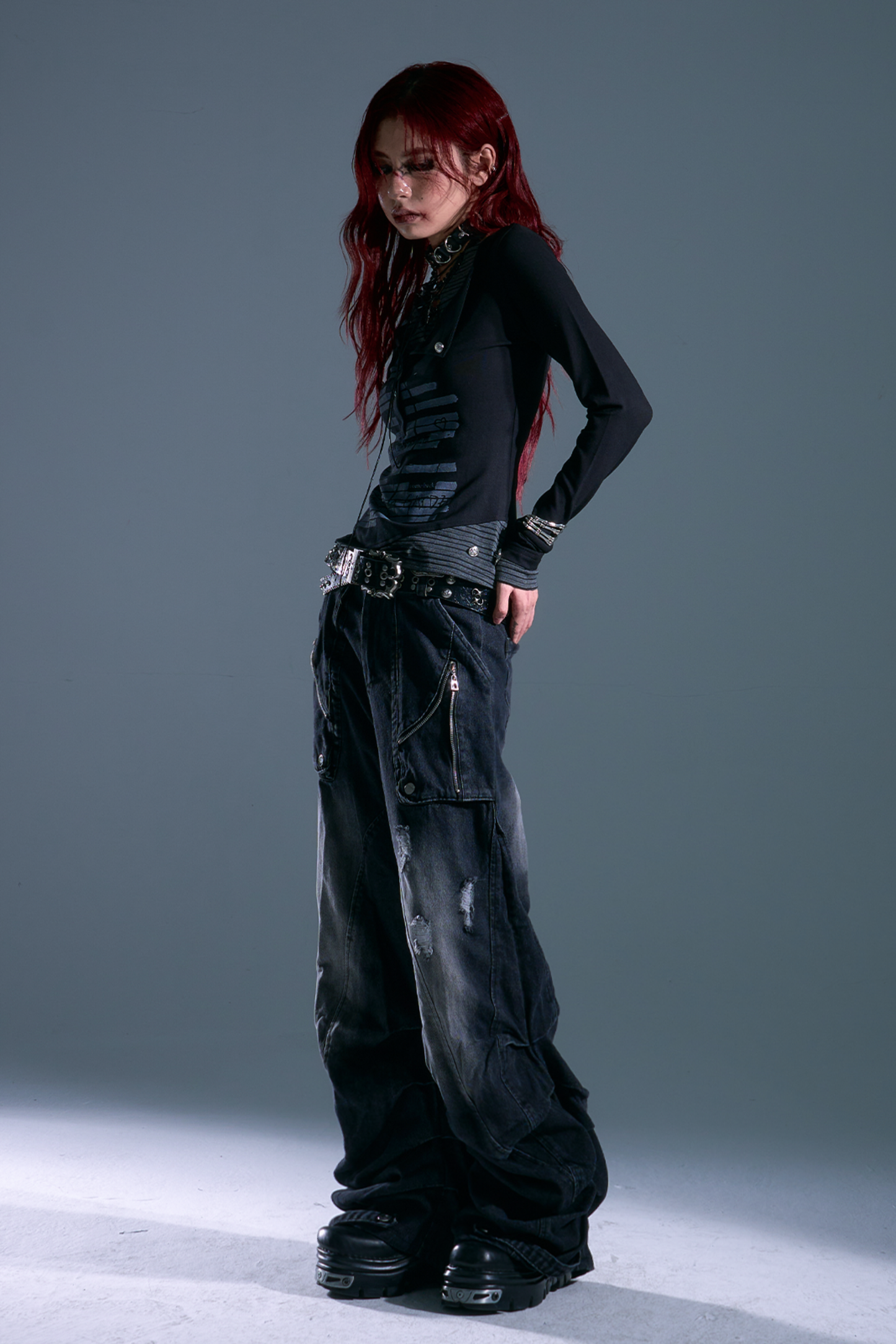 ダークスリムロングスリーブトップス