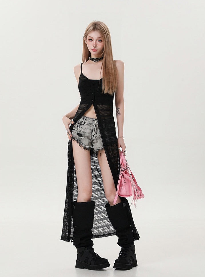 Berry short damage denim