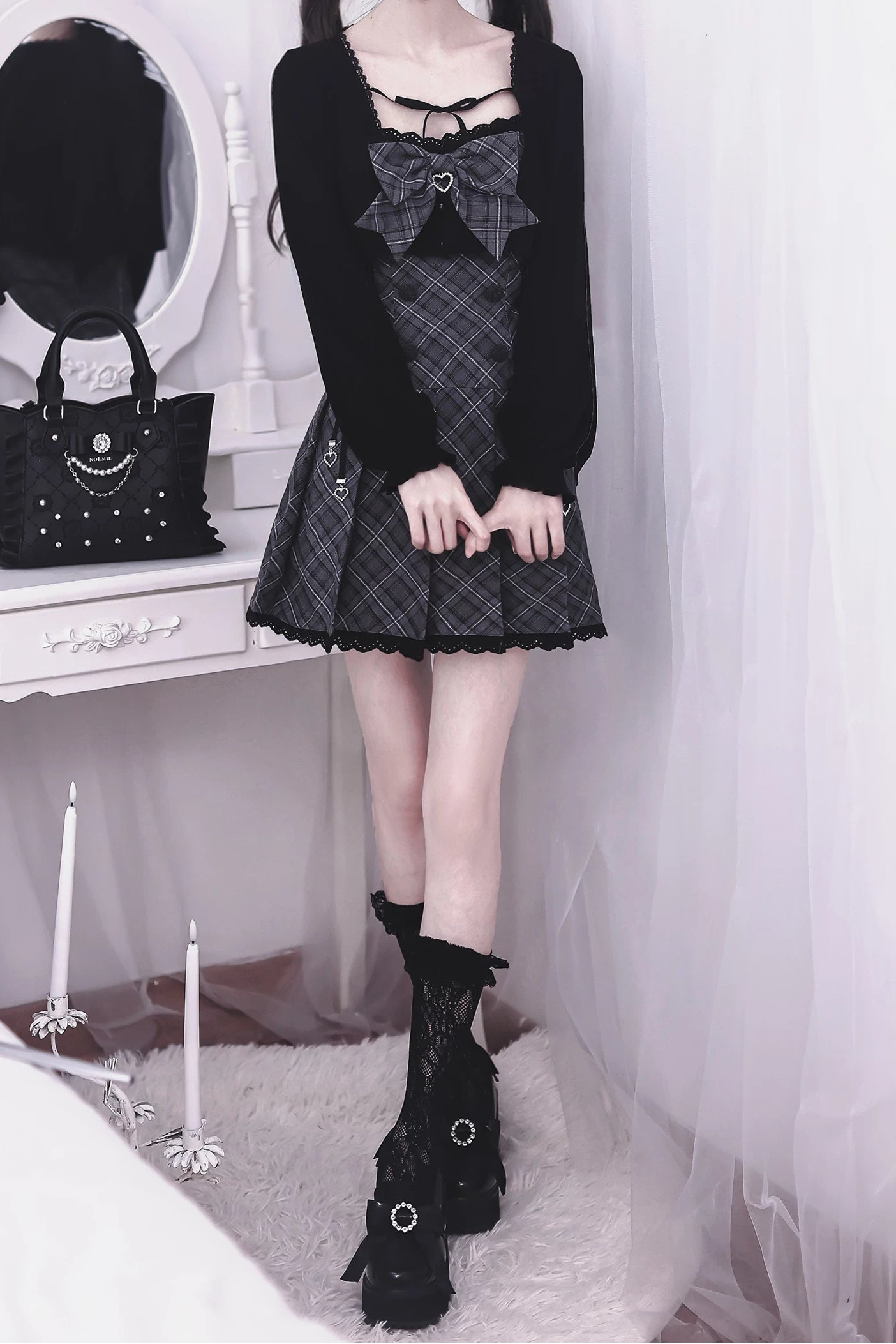 【9月29日予約締切】Black And Gray Plaid Heart Charm Ribbon Pleated Dress + Black Bolero Cardigan + Bow Tie Set