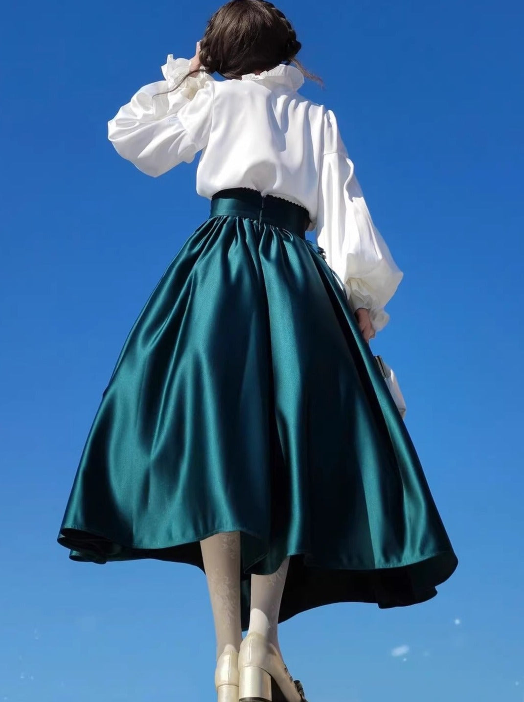 エレガントフリルレースブラウス+サテンロングフレアスカート