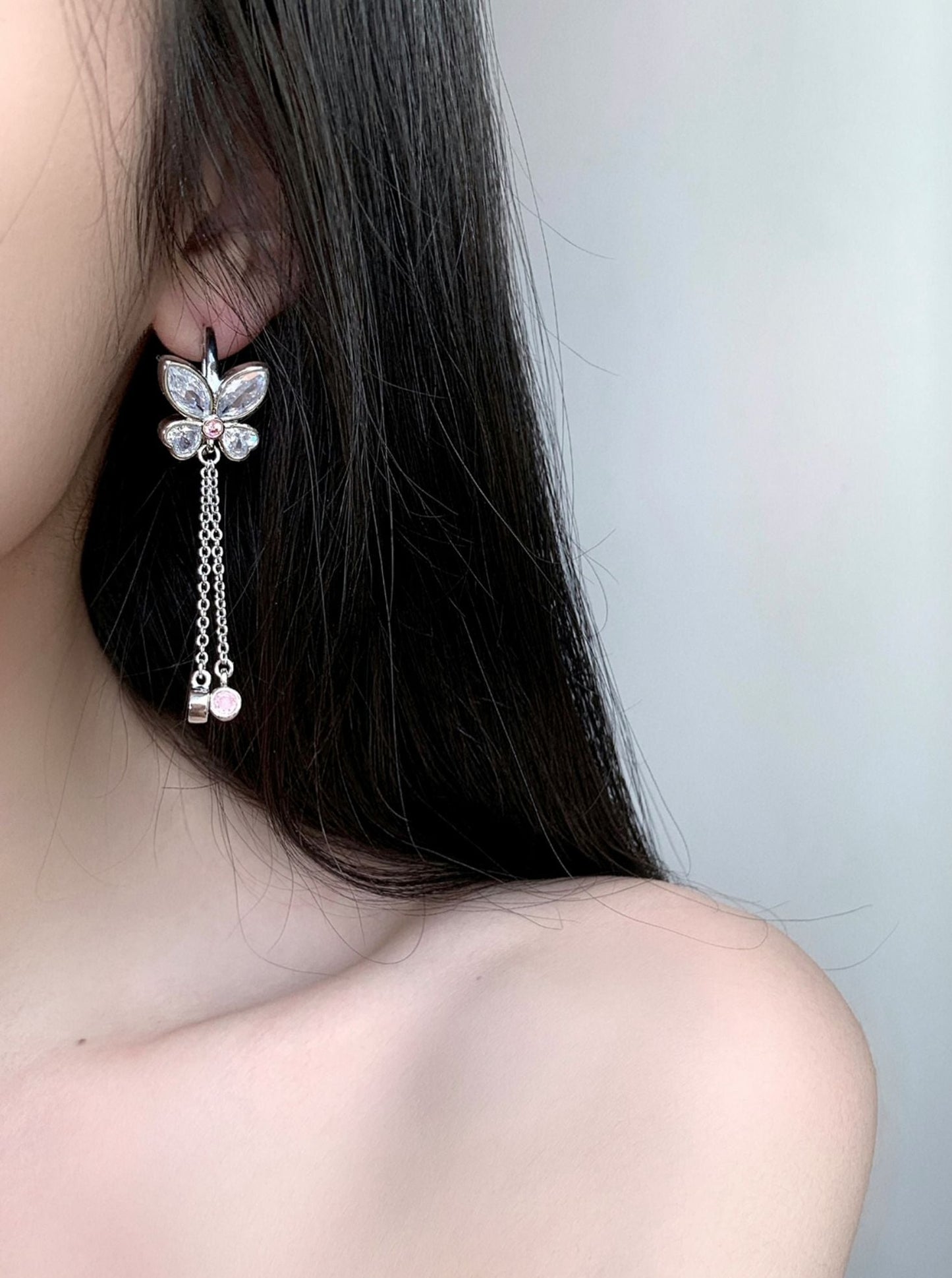 꿈의 사랑 여행 여행자 아이스 파우더 나비 피어스 + 귀걸이