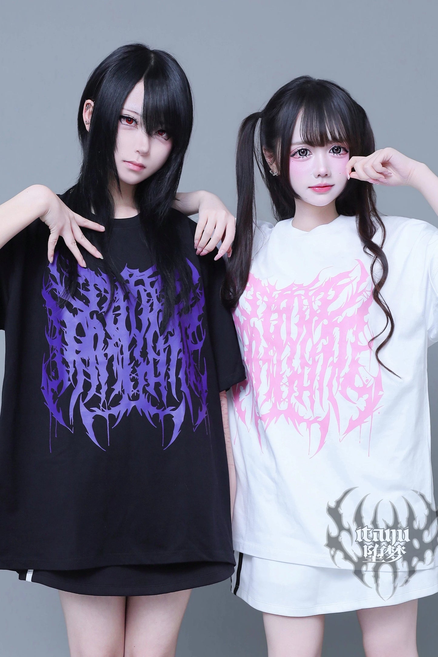 ゴシックグラフィックプリントルーズTシャツ