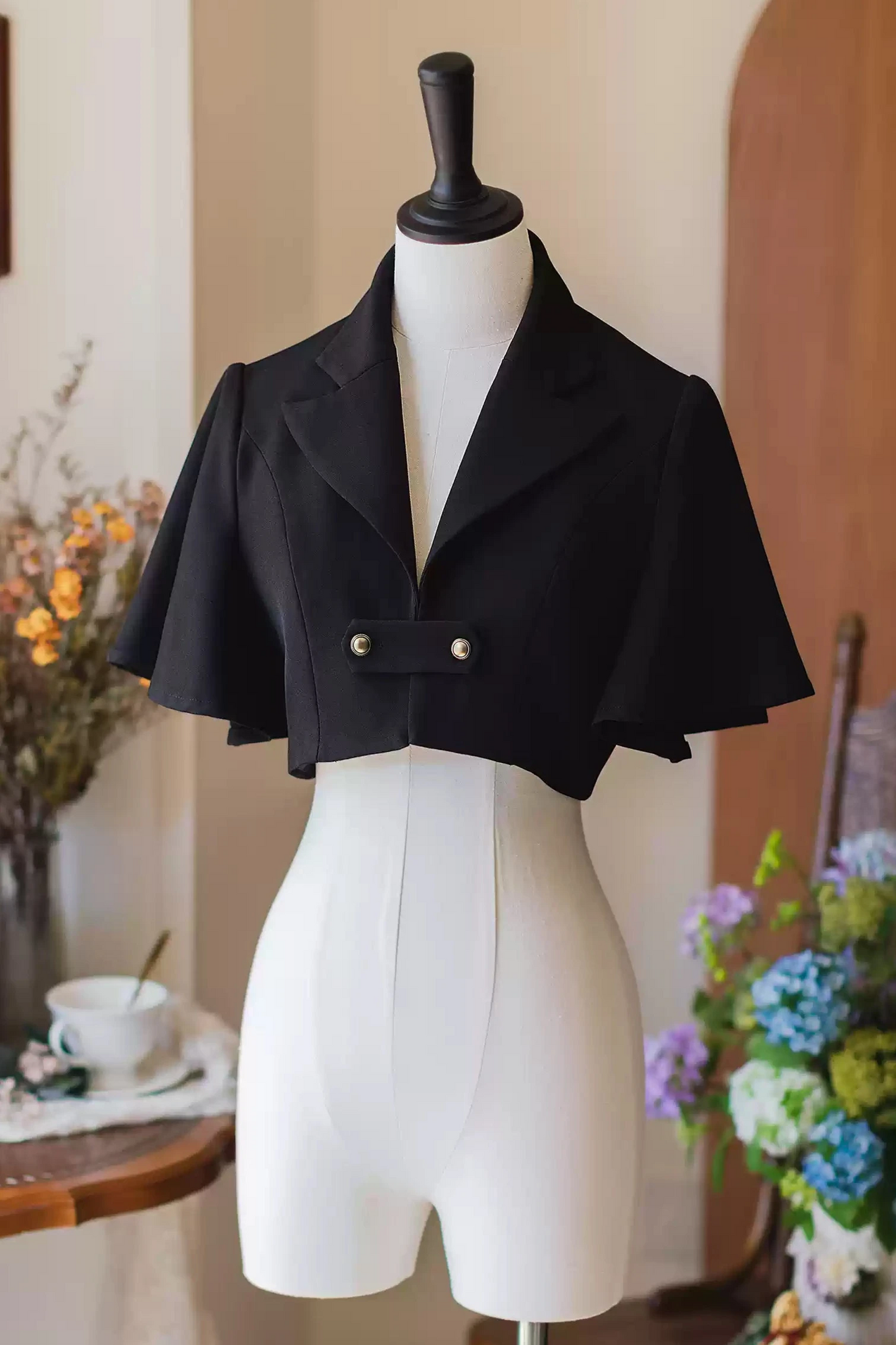 【予約商品】レトロエレガントクラシックホルターリボンスカート+フリルシャツ+ショートジャケット