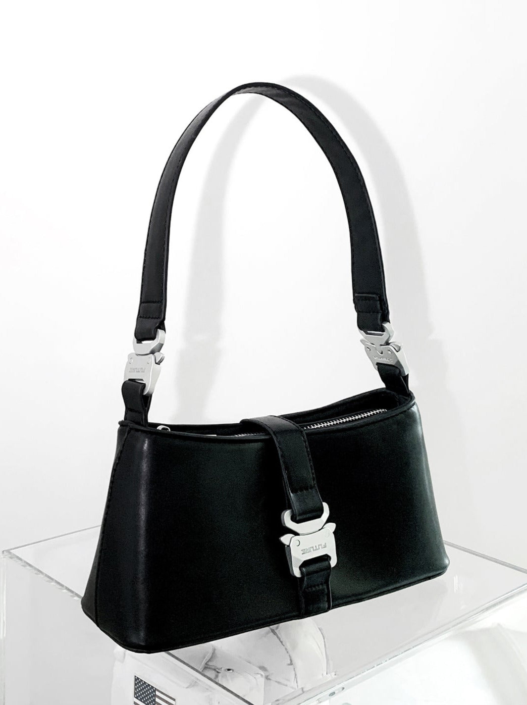 Retro Saddle Hot Girl Buckle Leather Bag