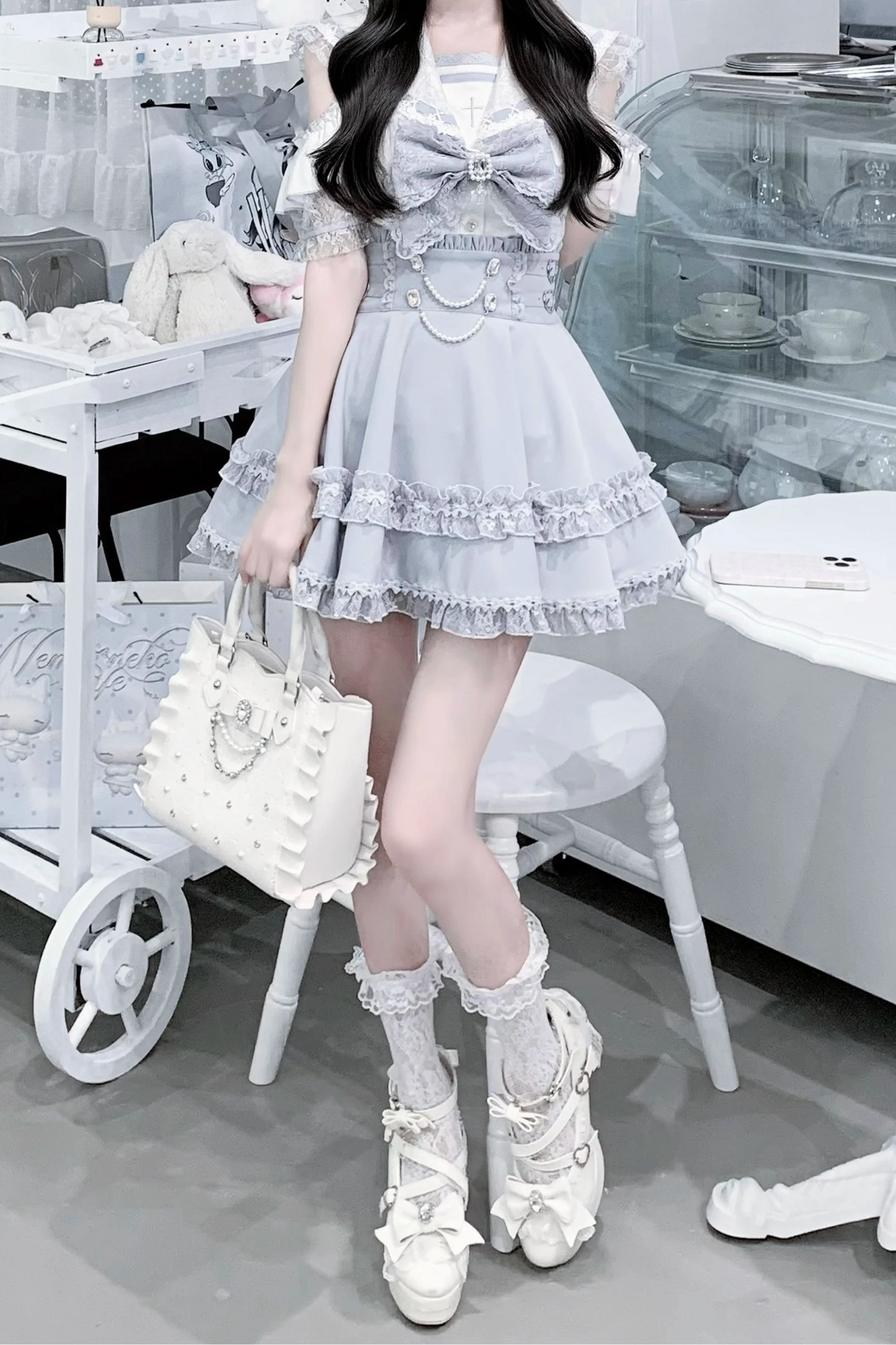 【8月30日予約締切】Blue And White Lace Sailor Gothic Open-Shoulder Short-Sleeve Ribbon Shirt + Pearl Chain Frill Skirt