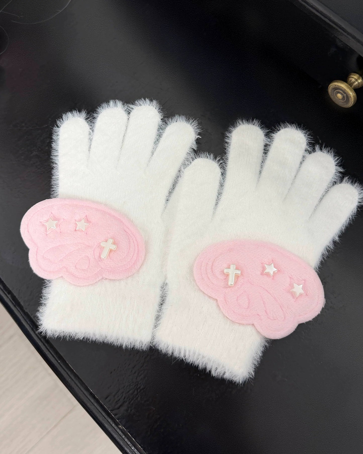 Wing ear muffs + gloves
