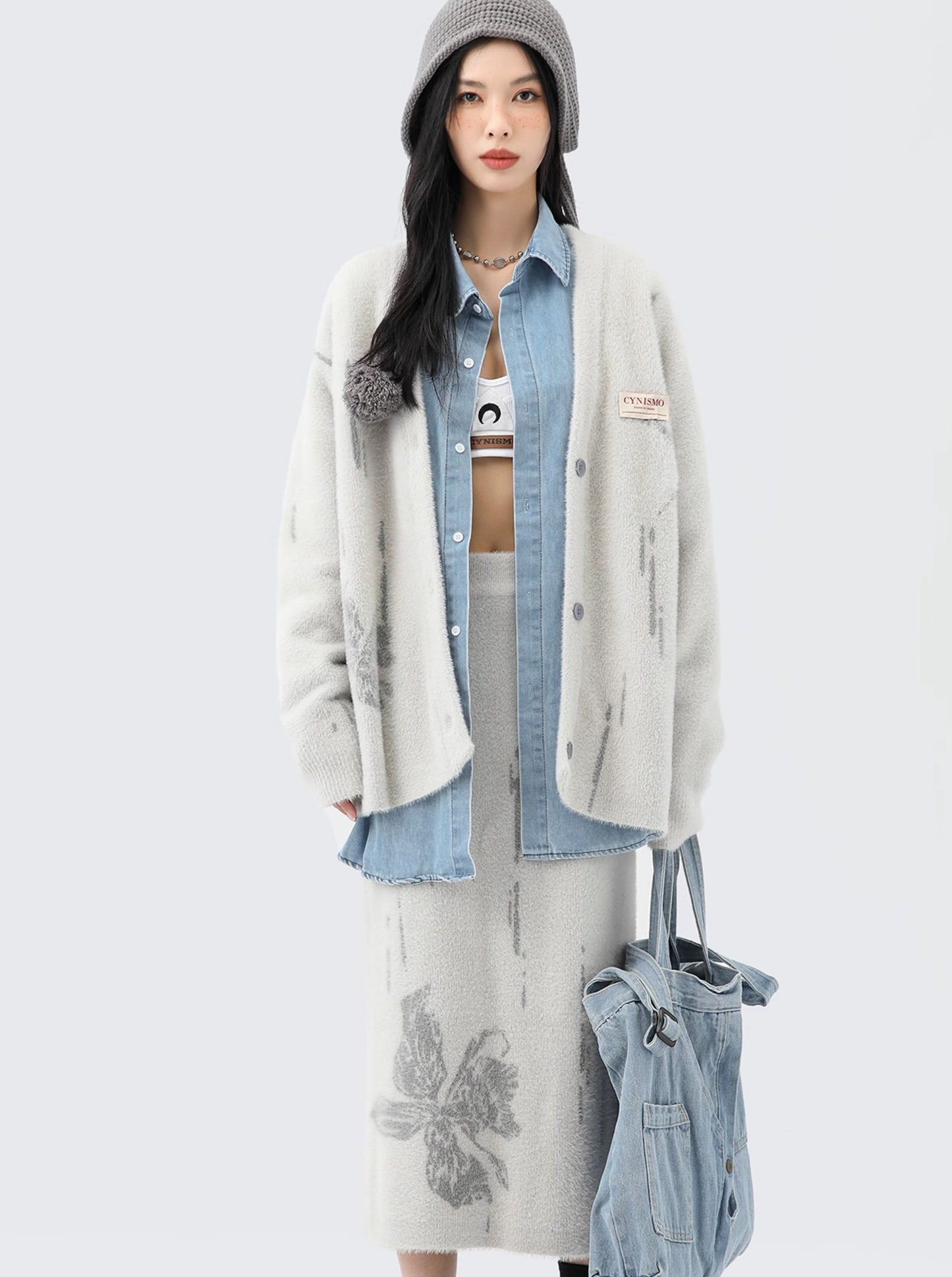 ミンクベルベットラウンドネックカーディガン+タイトミディアムスカート