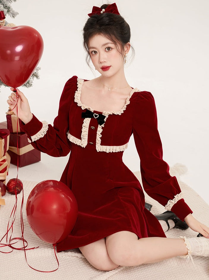 法式红色方领丝绒连衣裙女装秋冬高端气质A字裙新年旗袍小礼服