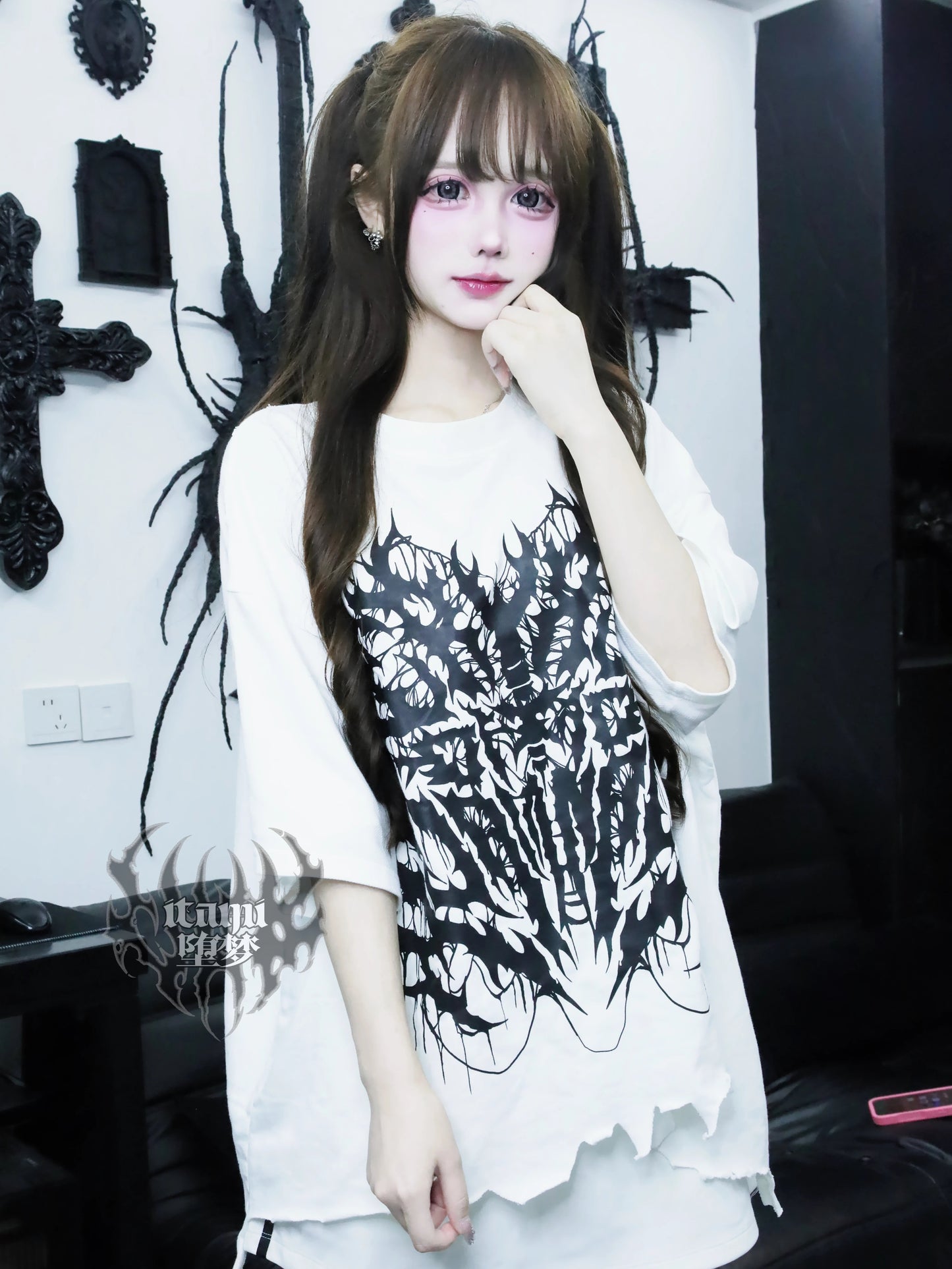 ダークプリントルーズTシャツ