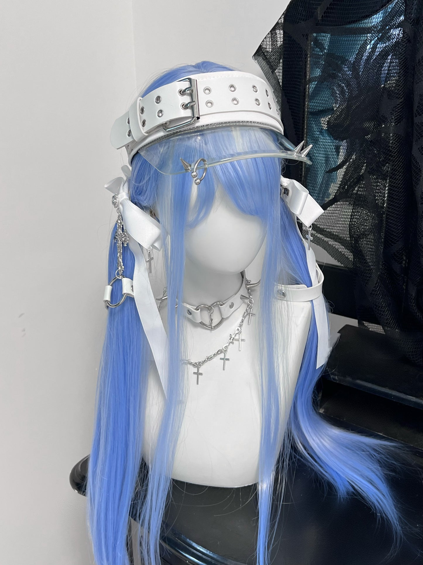 여름의 어두운 하위문화 모자