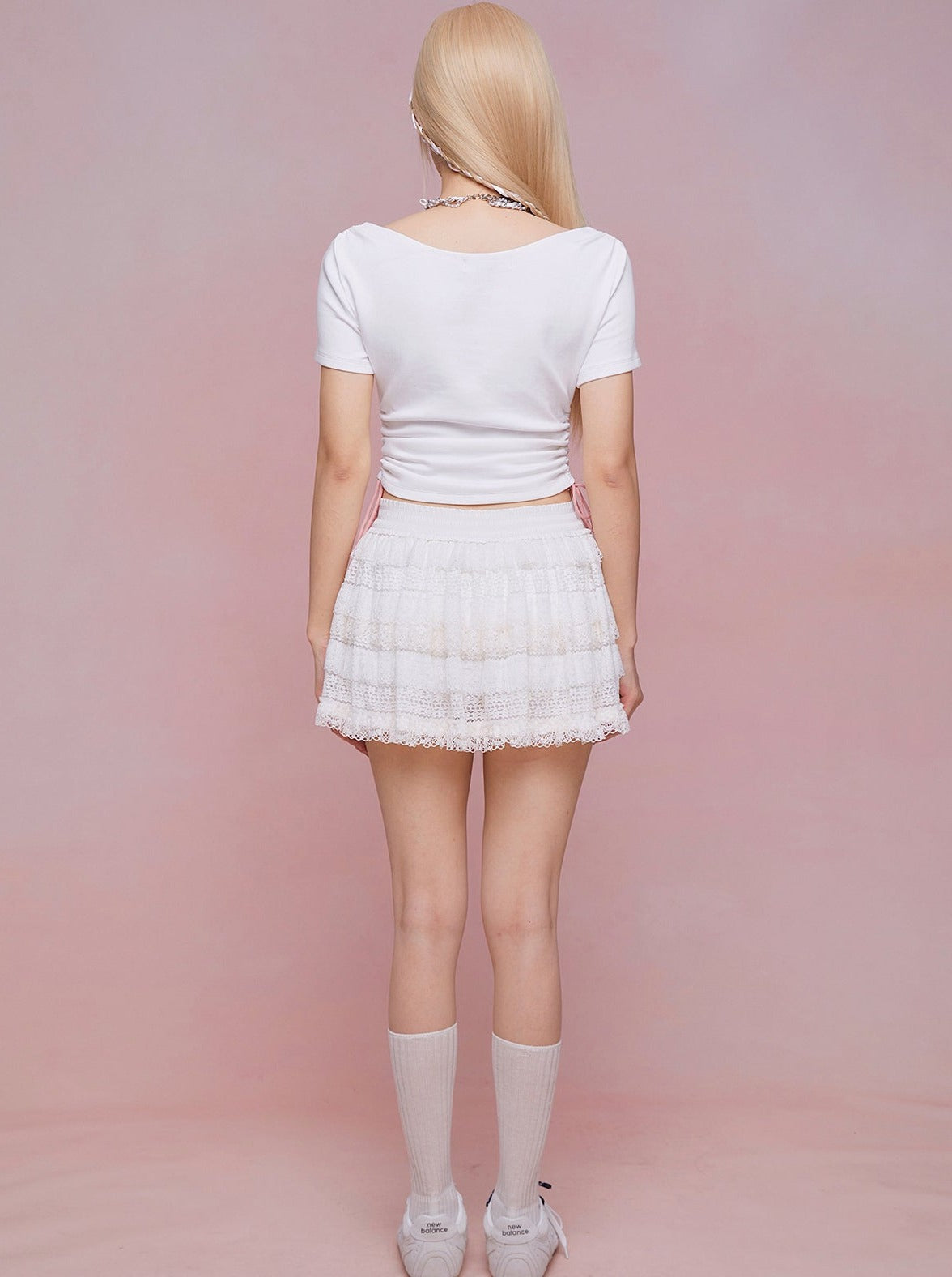 Pure white animated mini tops