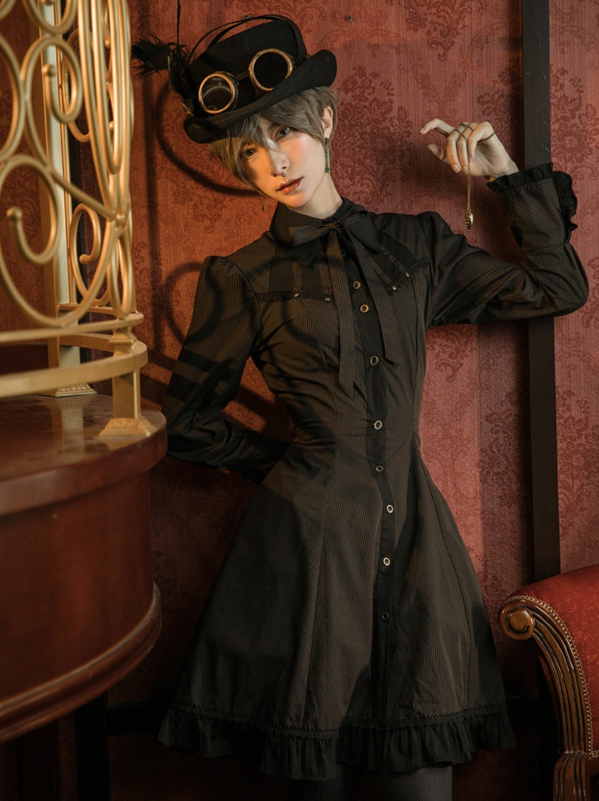 스팀 컨티넨탈 프릴 블랙 커피 핀스트라이프 셔츠 드레스