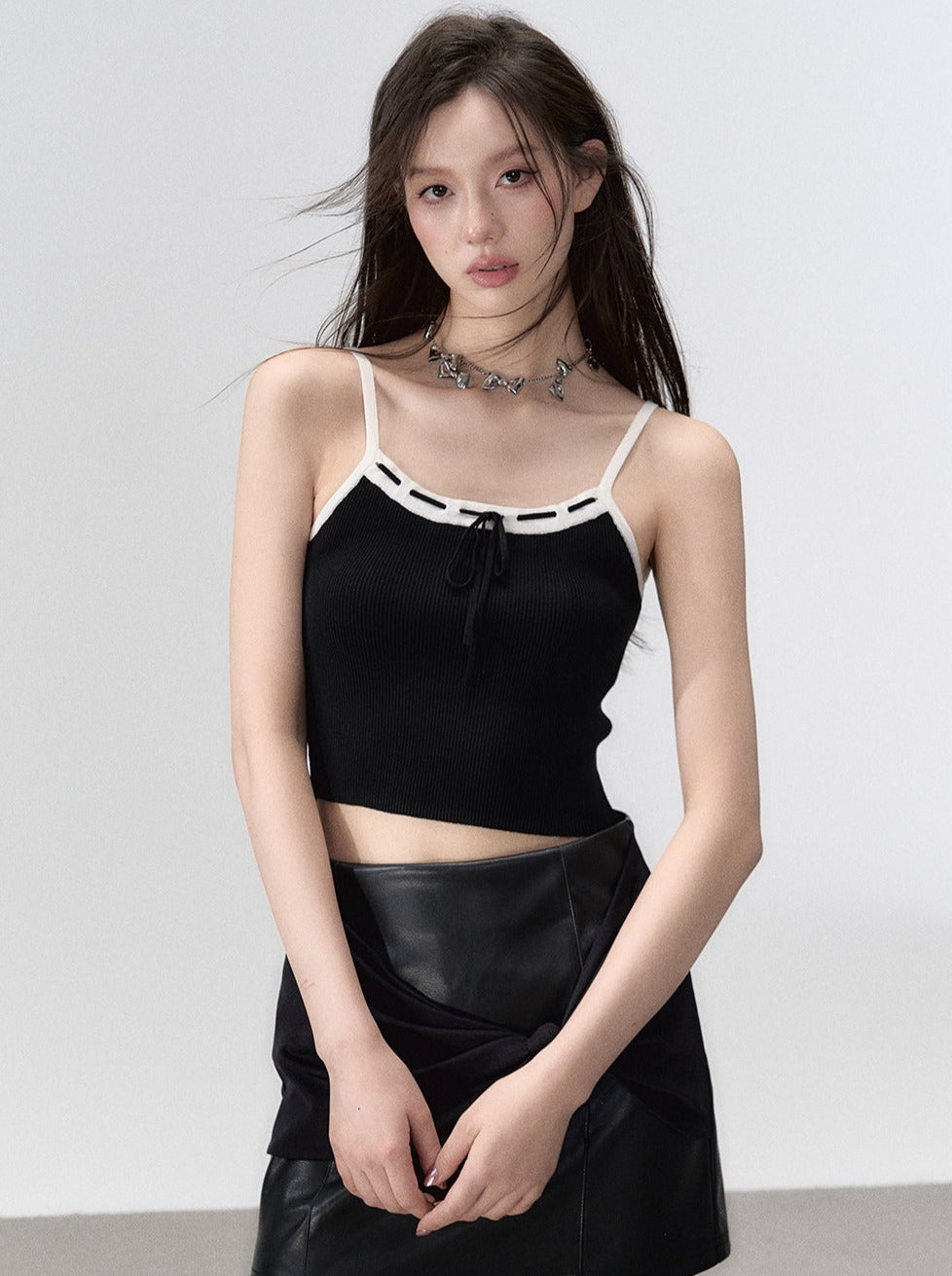 サスペンダーニット+フレンチリトルカーディガン