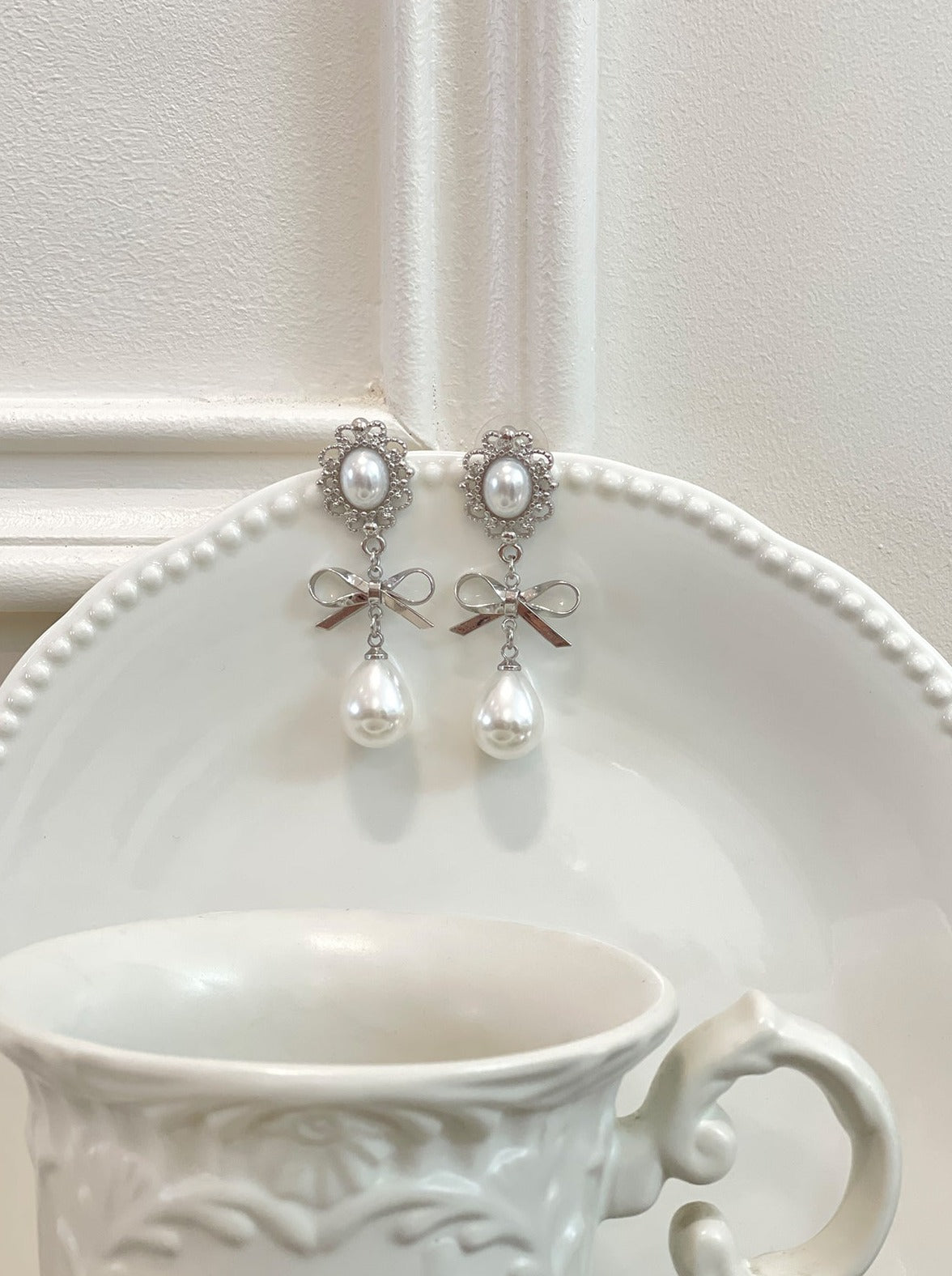 Elegant Girl Pearl Ribbon Earrings