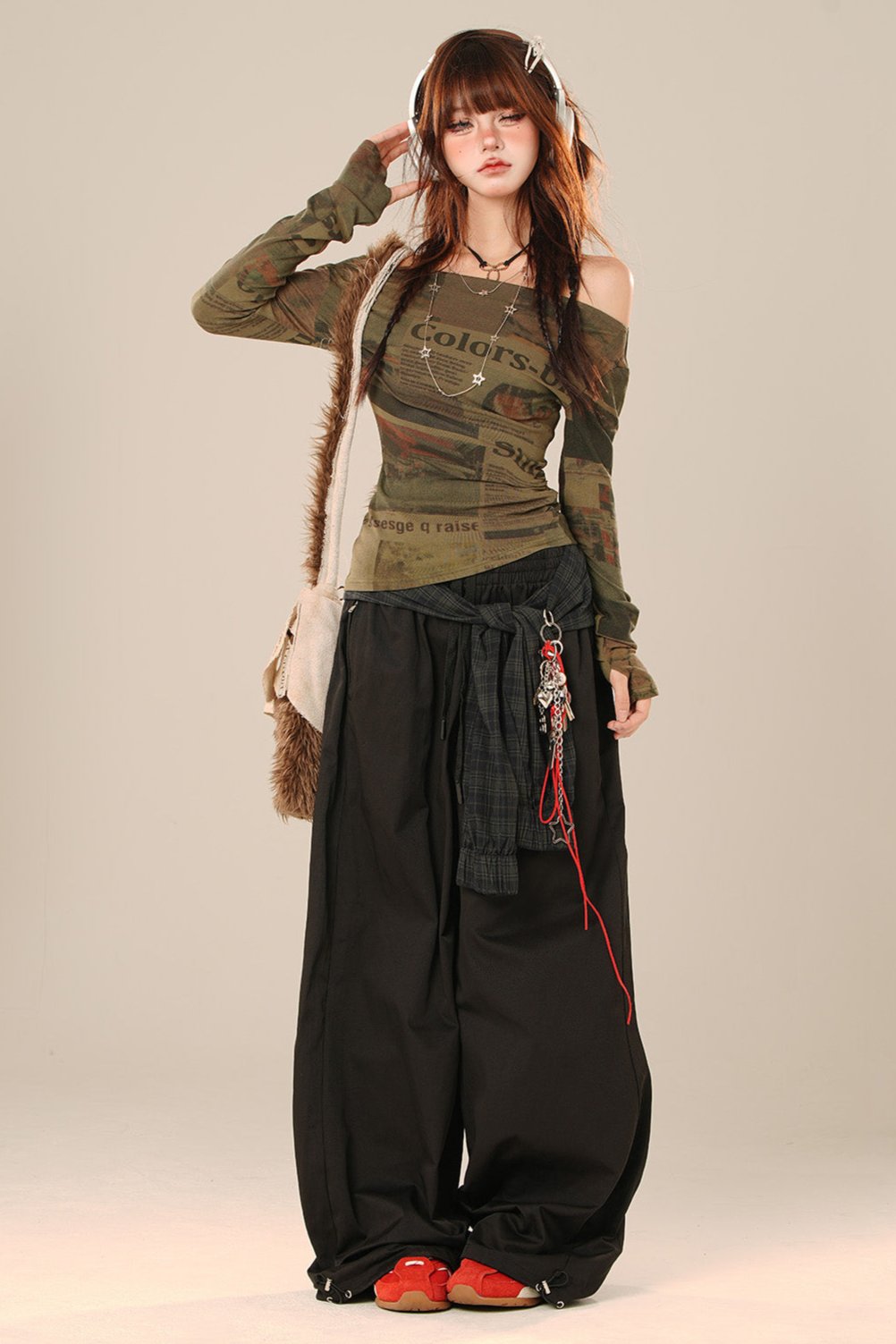 ピクトリアルワンショルダースリムロングスリーブトップ