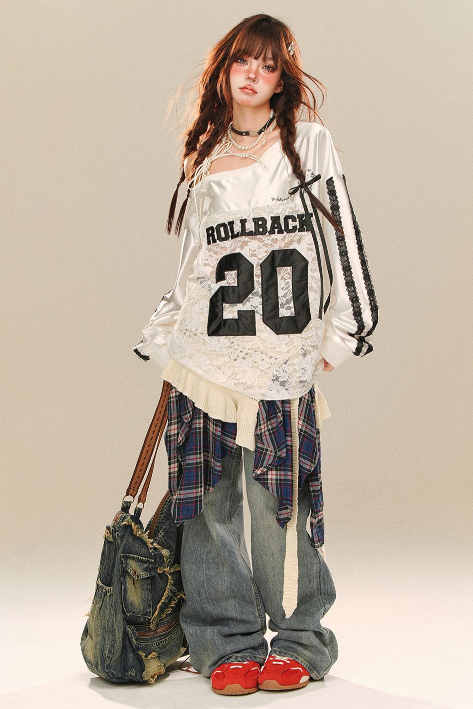 ルーズカットアウトレーストップス