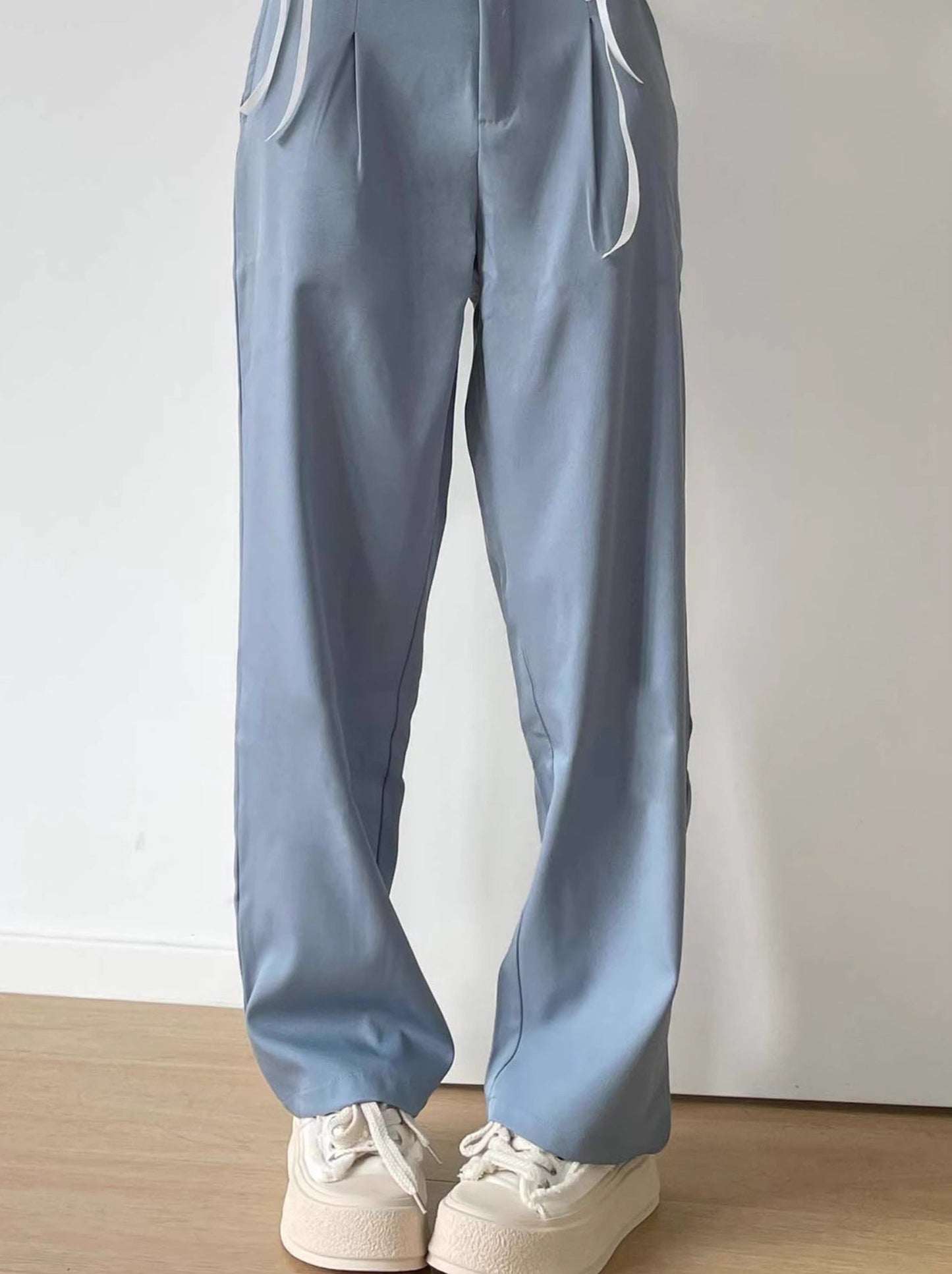 プリントリボンパフスリーブクロップドTシャツ+ブルードレープパンツ