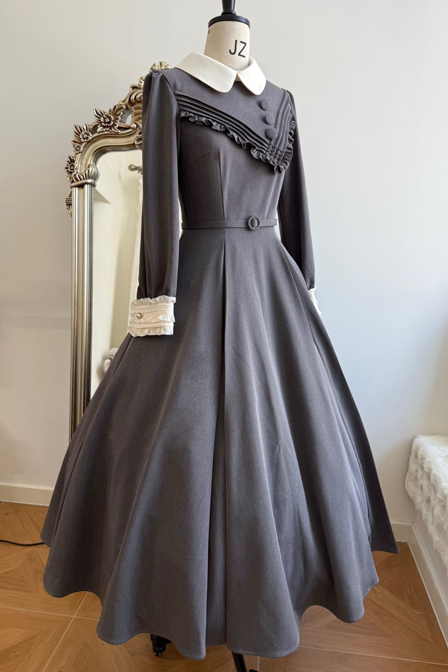 【12月21日予約締切】クラシックロリータ修道女ロングドレス+クロスフリルエプロン+ボンネット