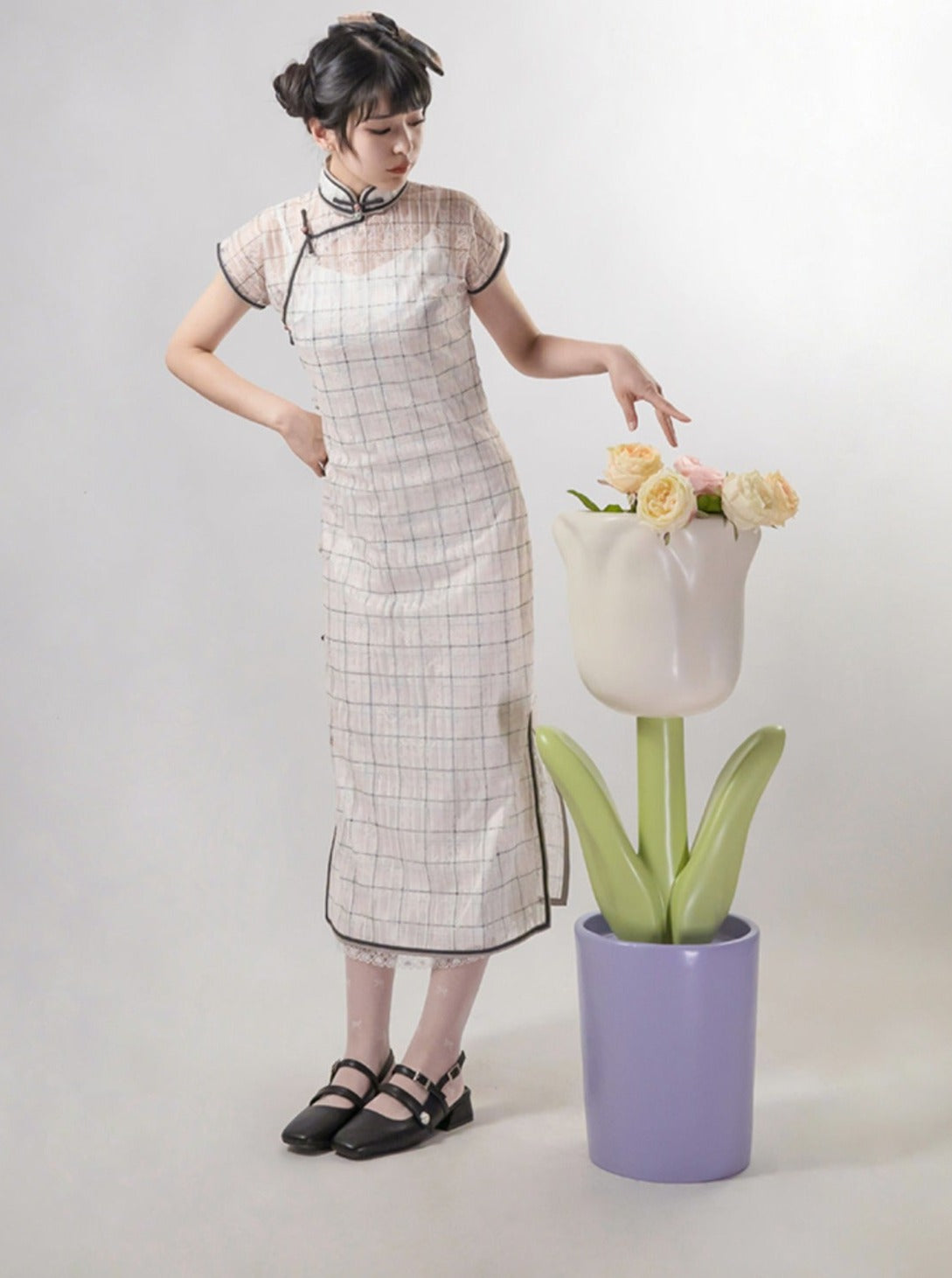 깎아 지른 중국 드레스를 확인하십시오