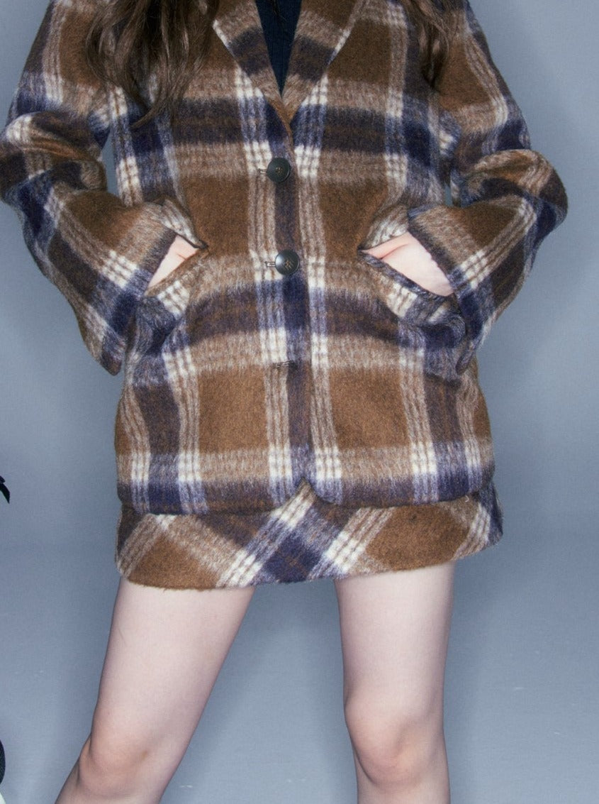 Sac à carreaux caramel veste à rubans + jupe moulante